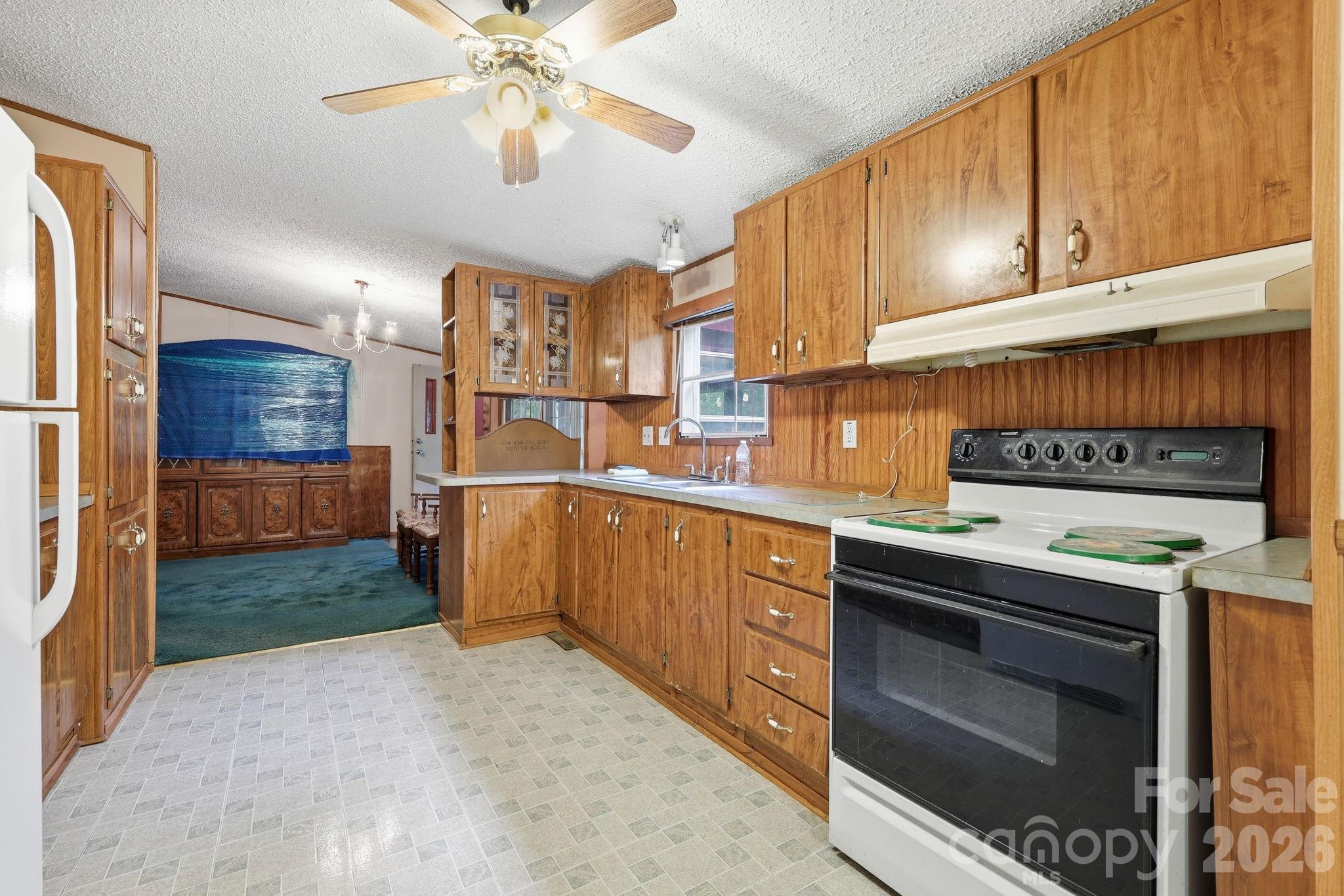 3383 Thickety Road — Clyde