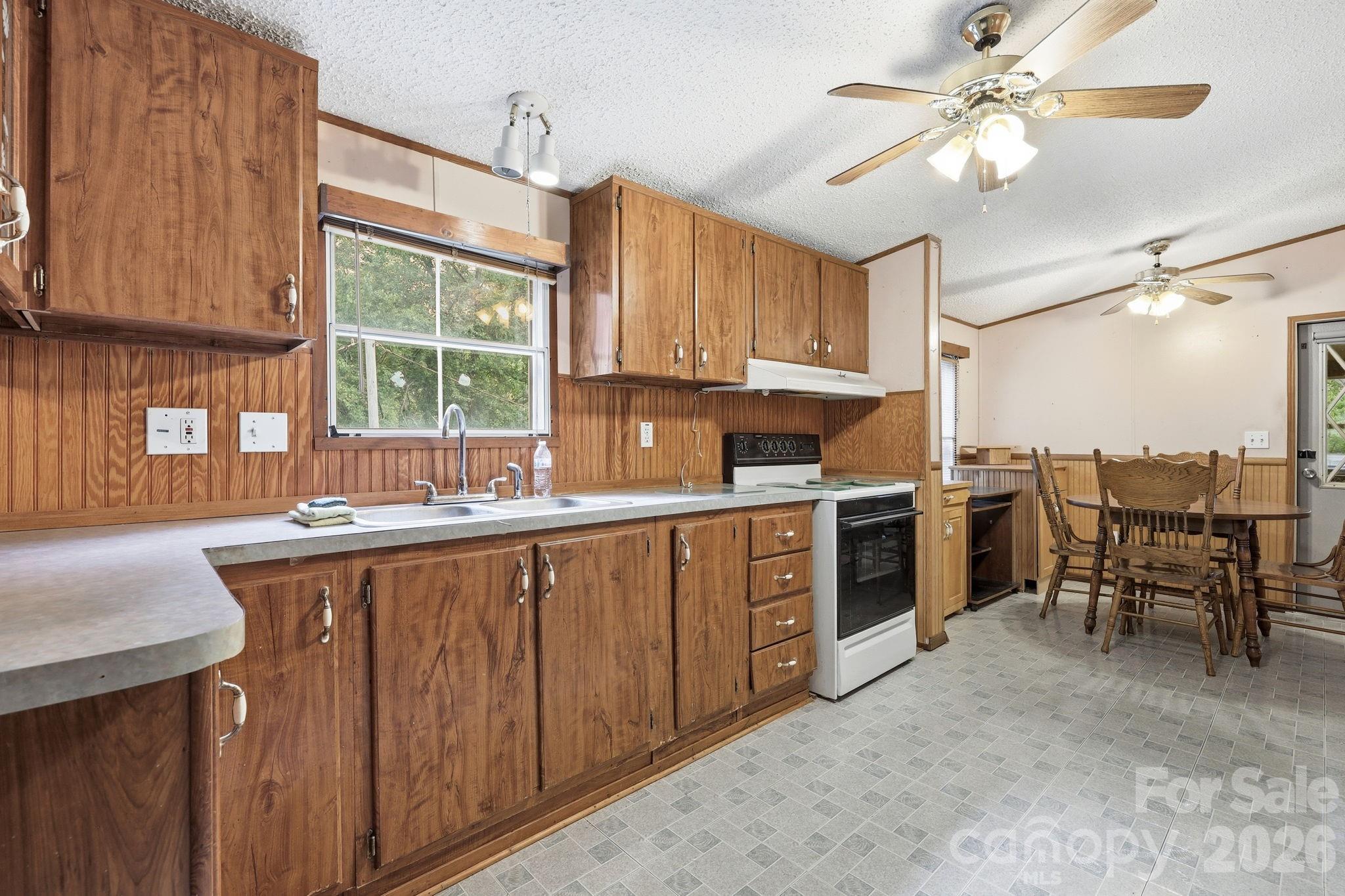 3383 Thickety Road — Clyde