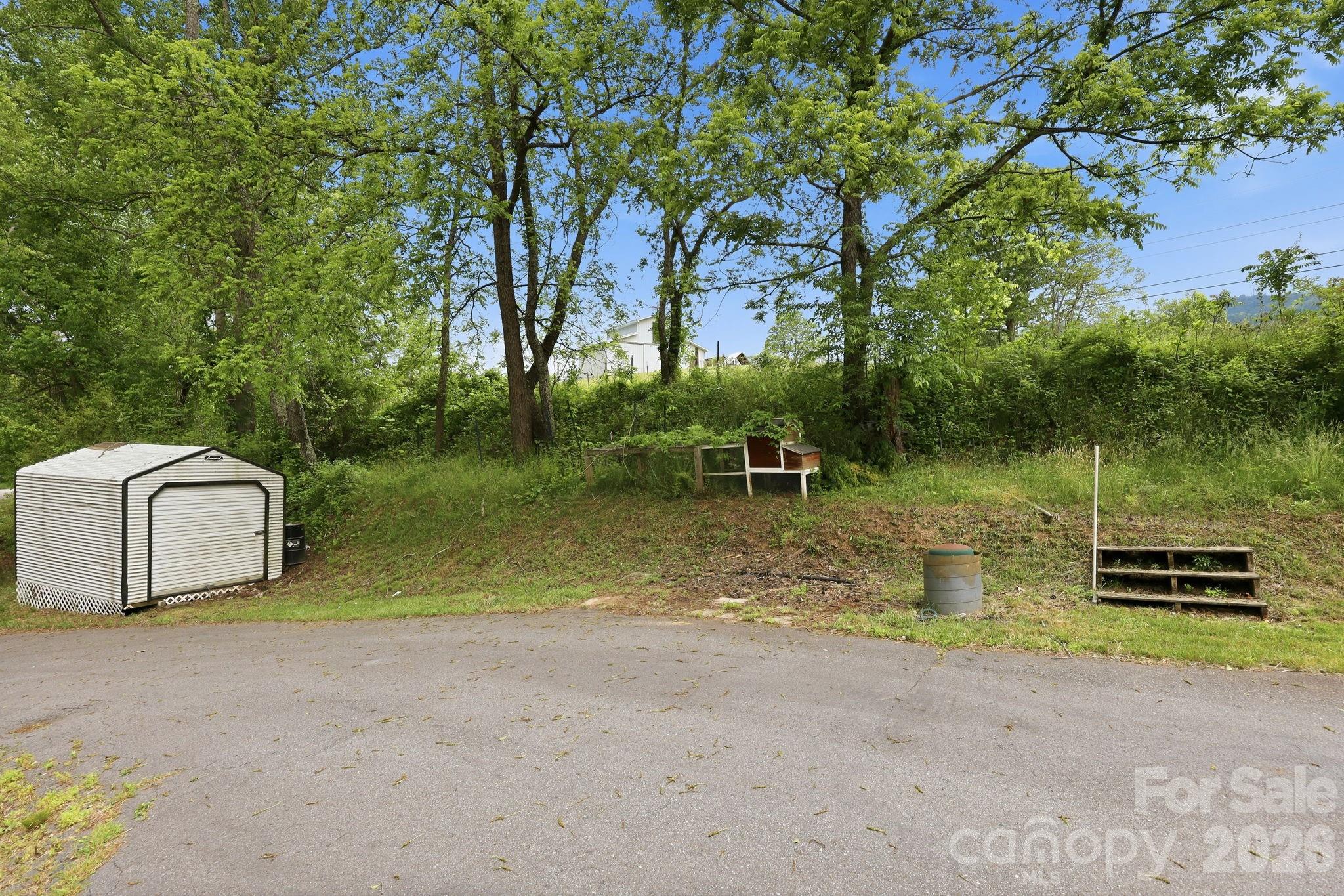 3383 Thickety Road — Clyde