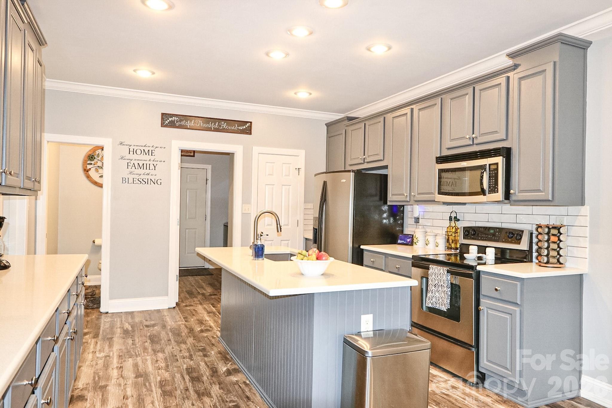 3127 Yorkshire Lane — Boonville