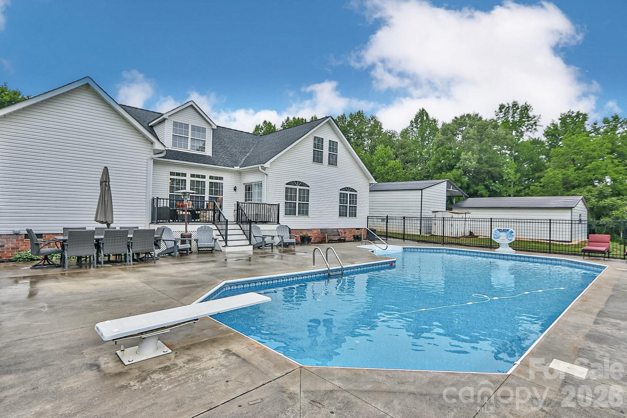 3127 Yorkshire Lane — Boonville