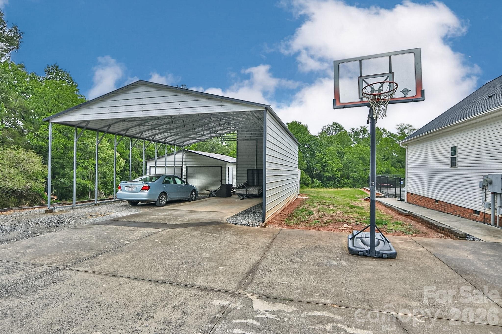 3127 Yorkshire Lane — Boonville