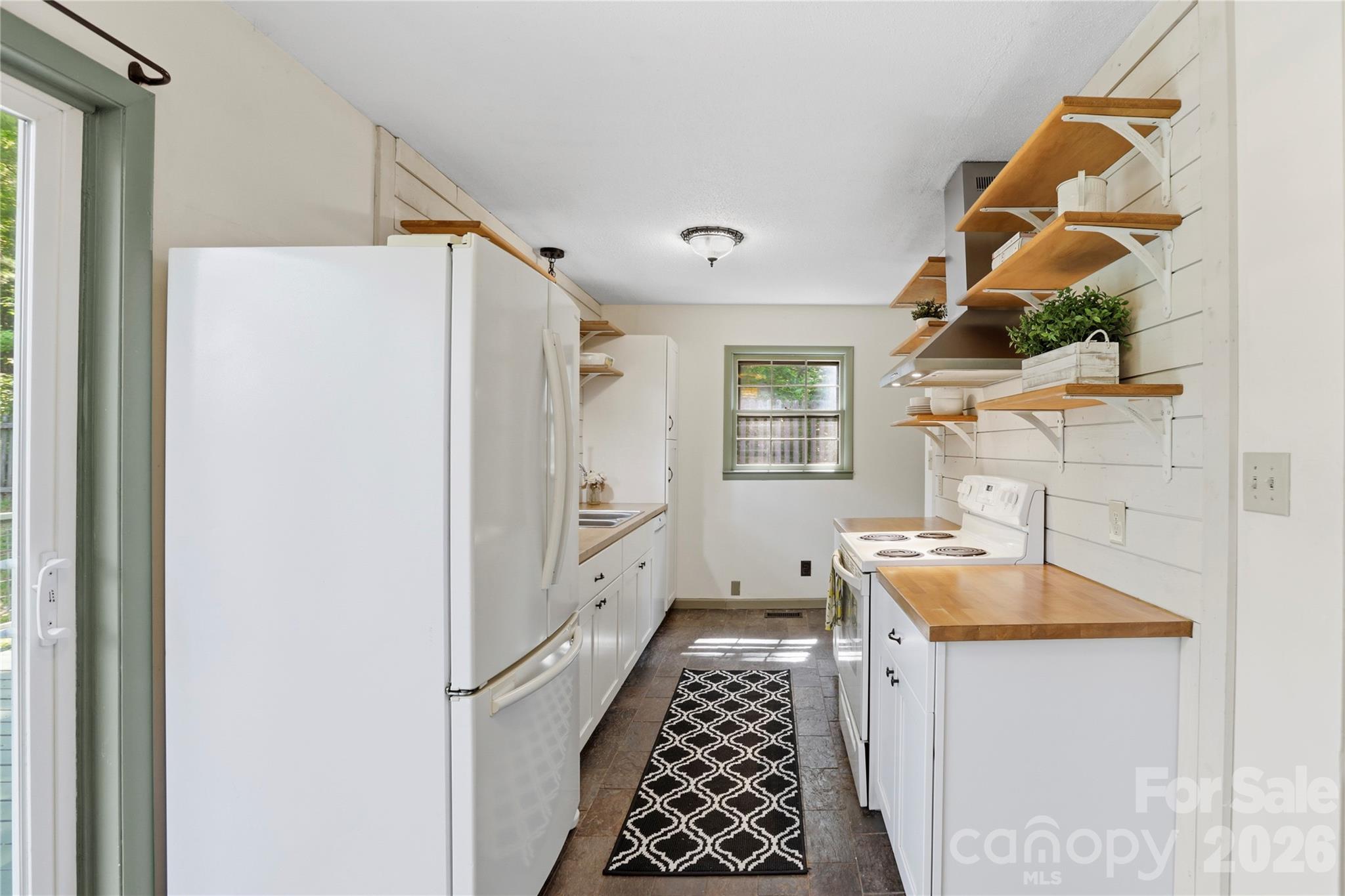 38 Nixon Terrace — Asheville