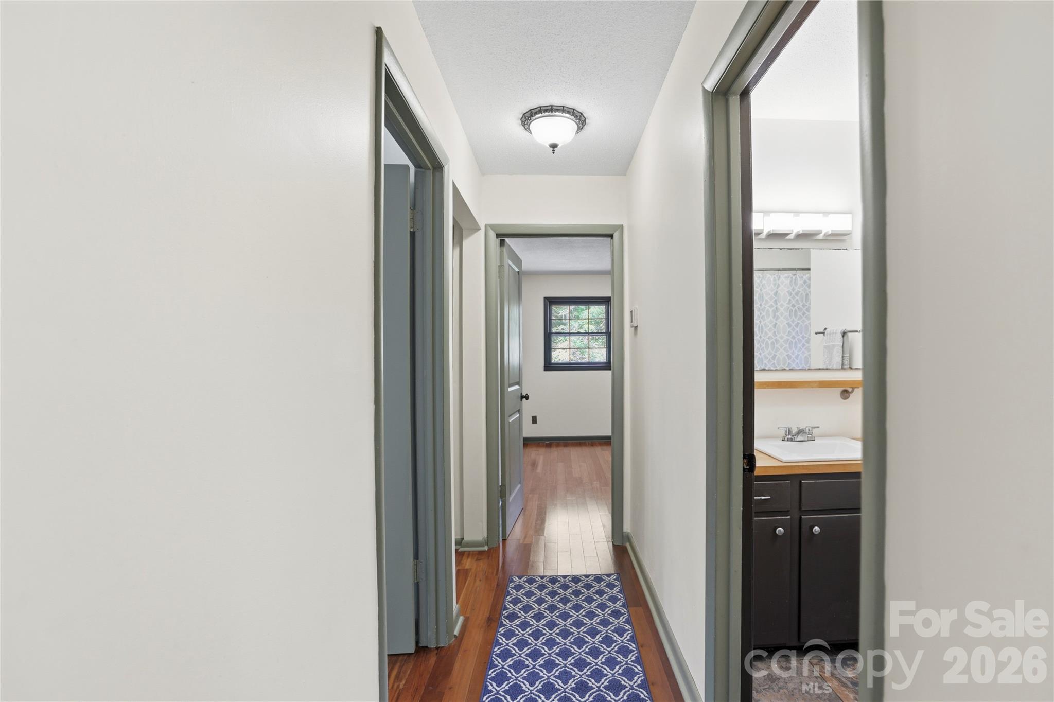 38 Nixon Terrace — Asheville