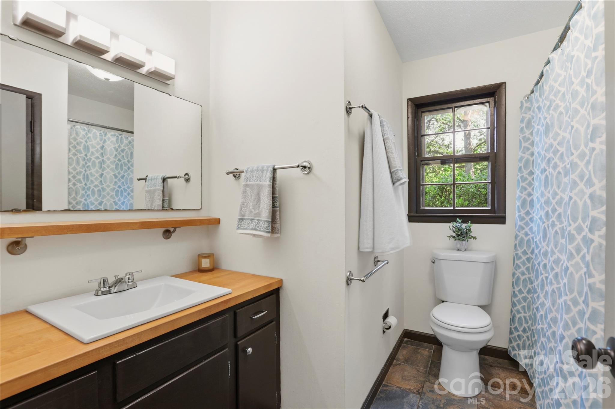 38 Nixon Terrace — Asheville