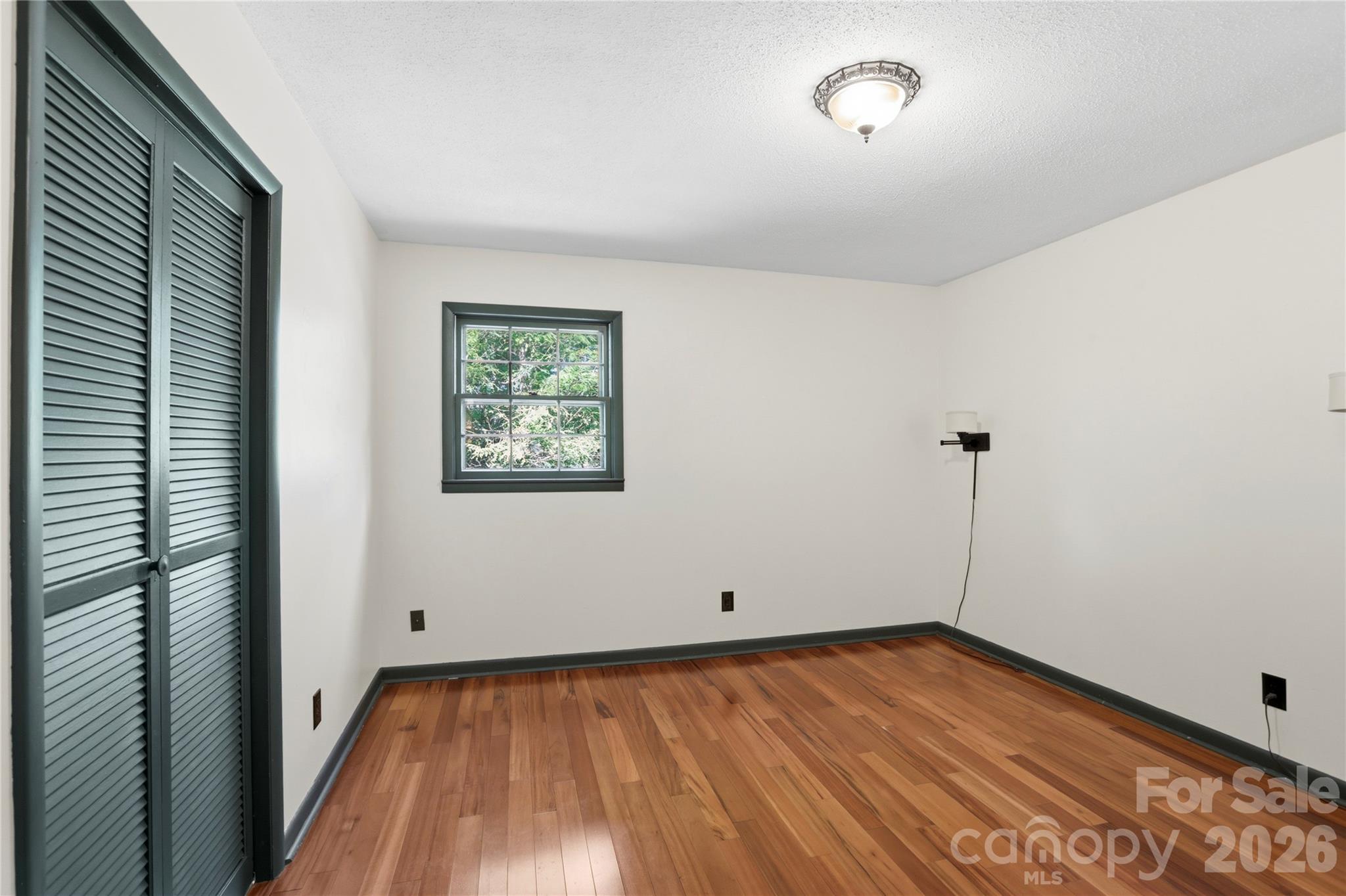 38 Nixon Terrace — Asheville