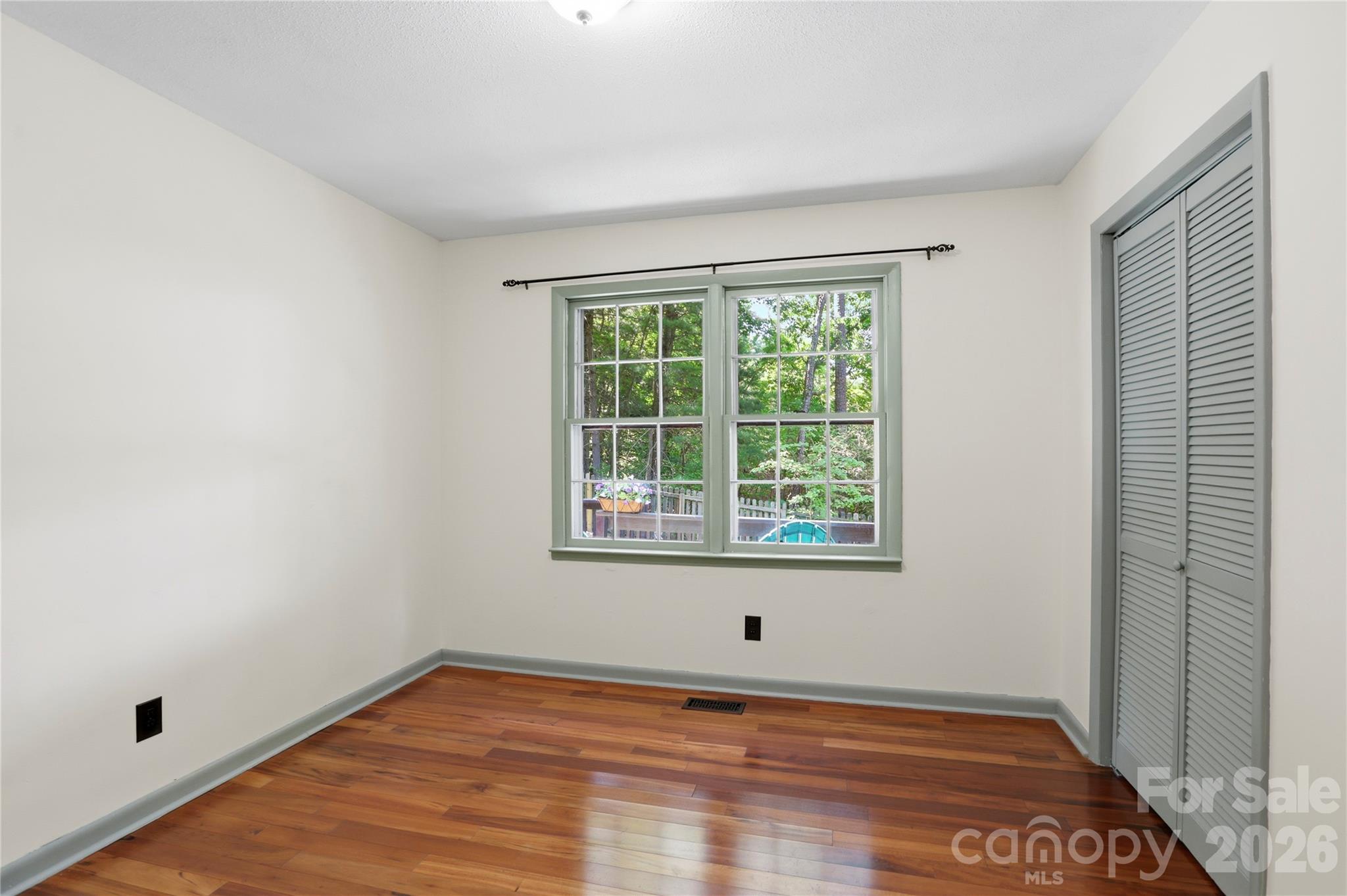 38 Nixon Terrace — Asheville