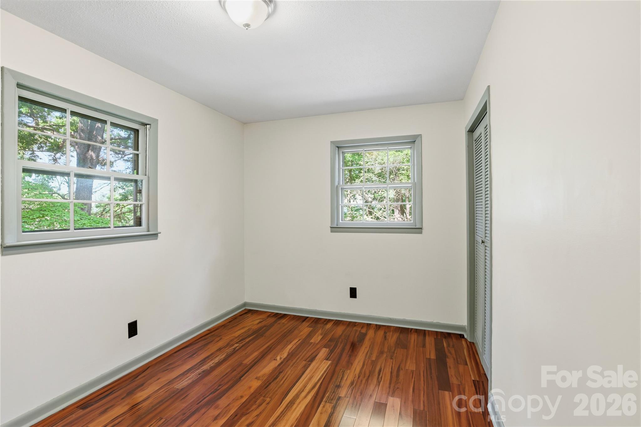 38 Nixon Terrace — Asheville