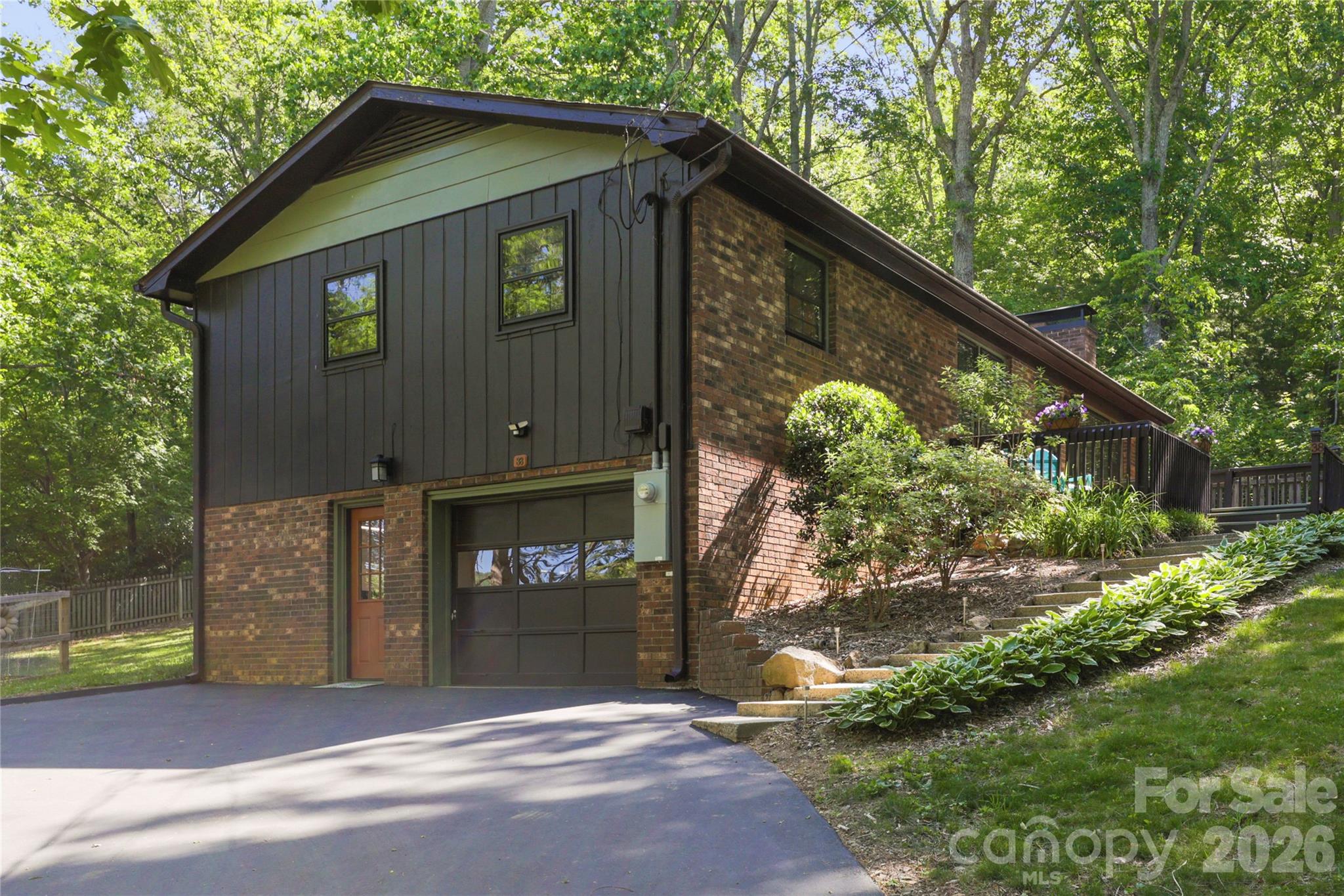38 Nixon Terrace — Asheville