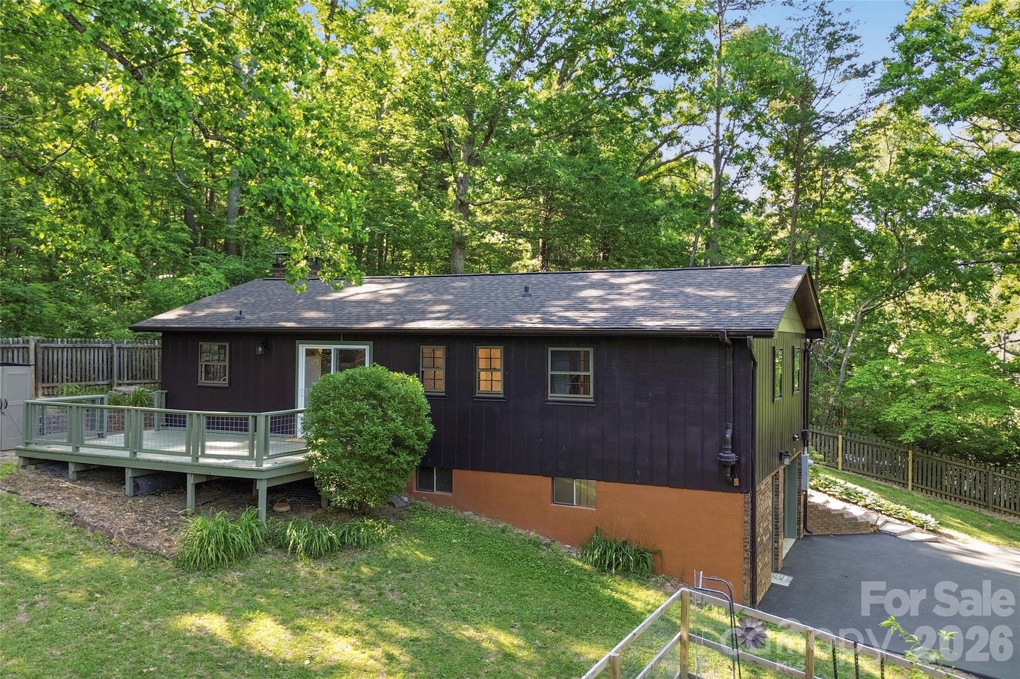 38 Nixon Terrace — Asheville
