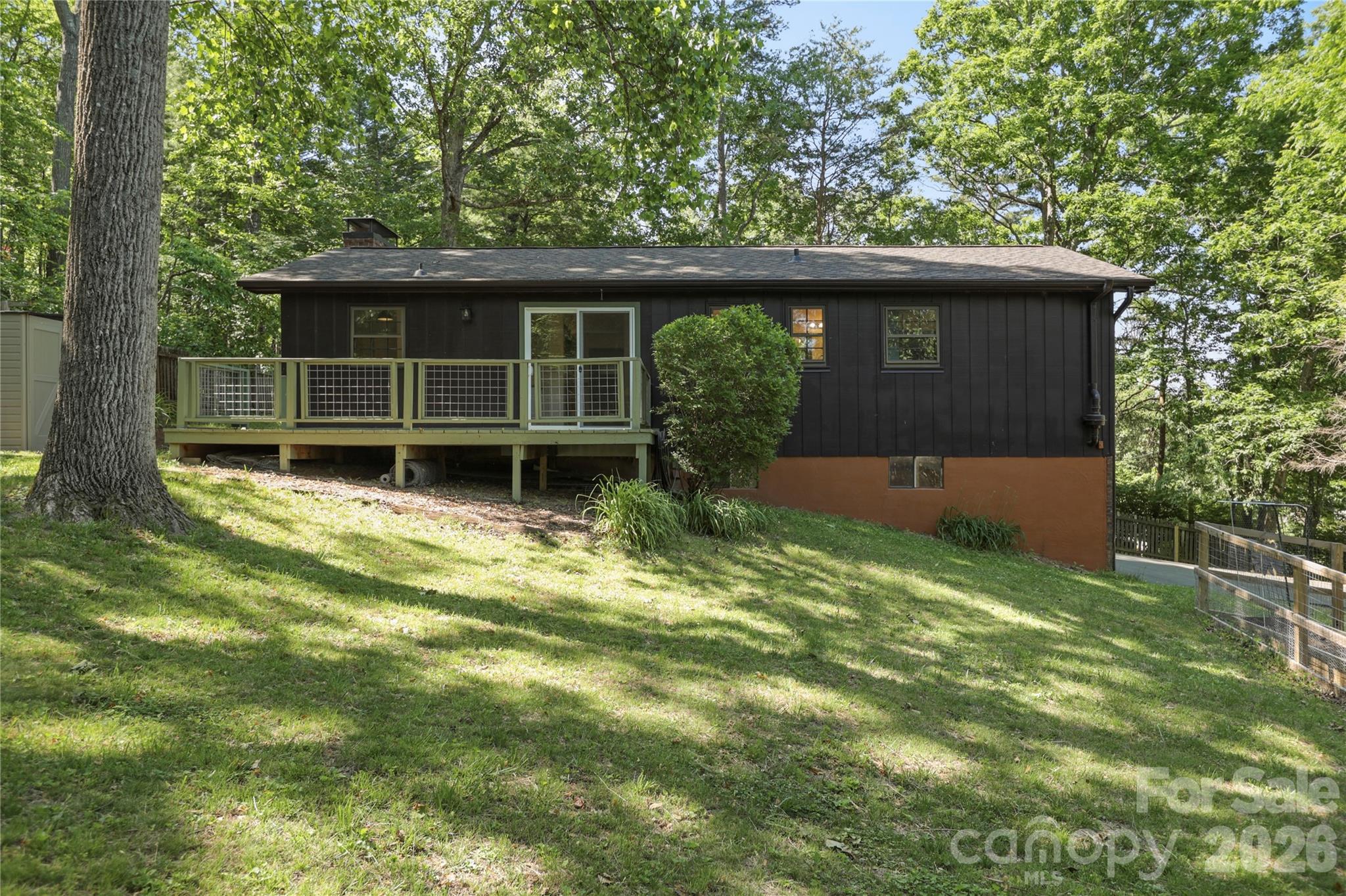 38 Nixon Terrace — Asheville