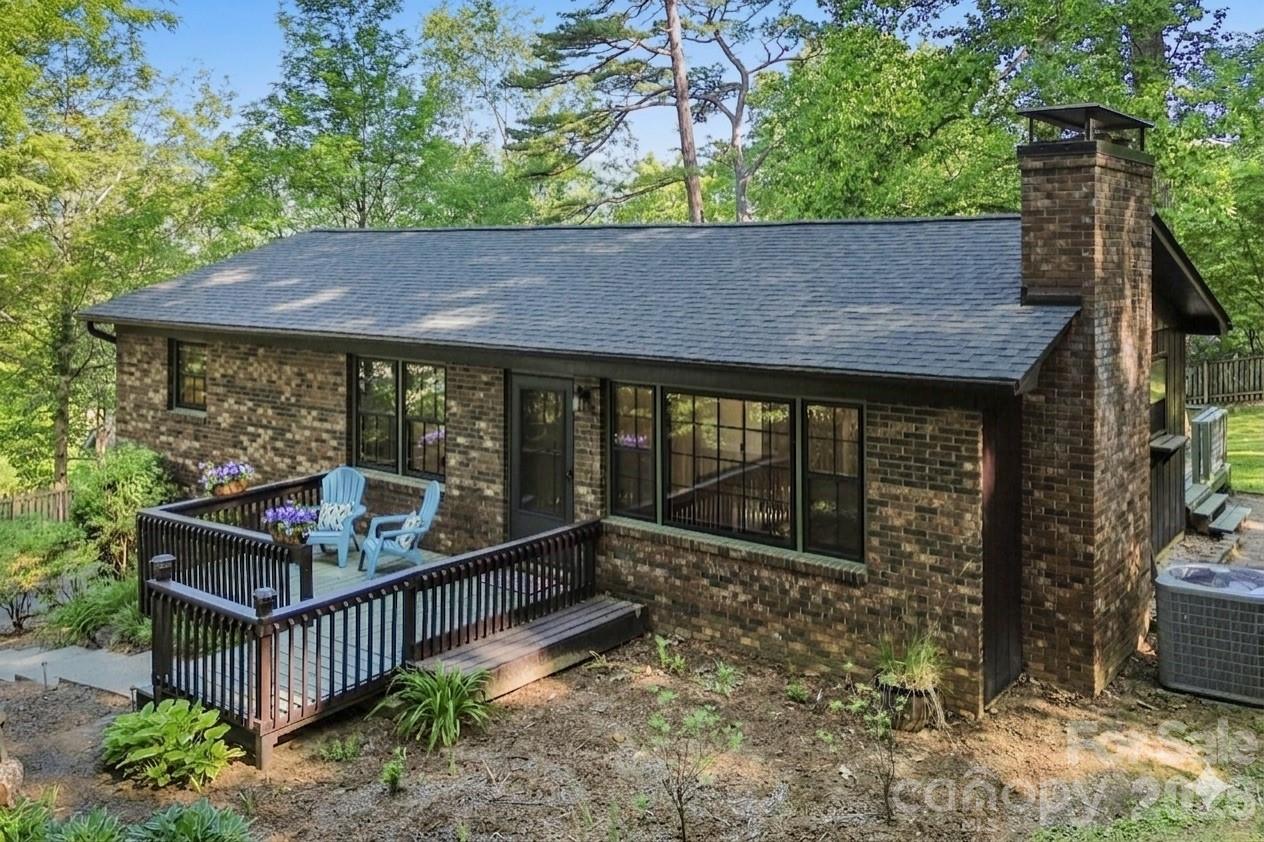 38 Nixon Terrace — Asheville