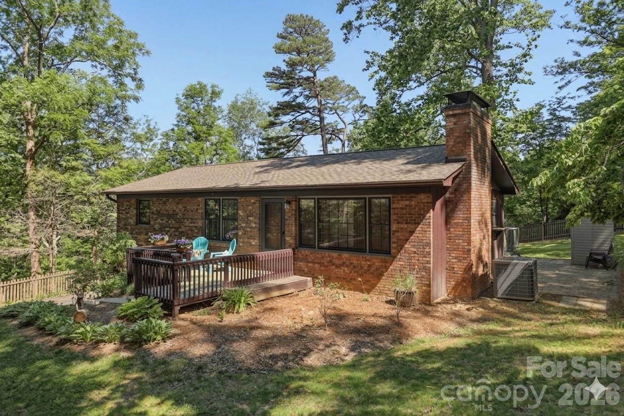38 Nixon Terrace — Asheville