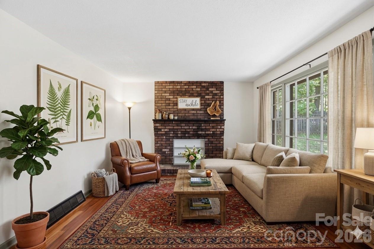 38 Nixon Terrace — Asheville