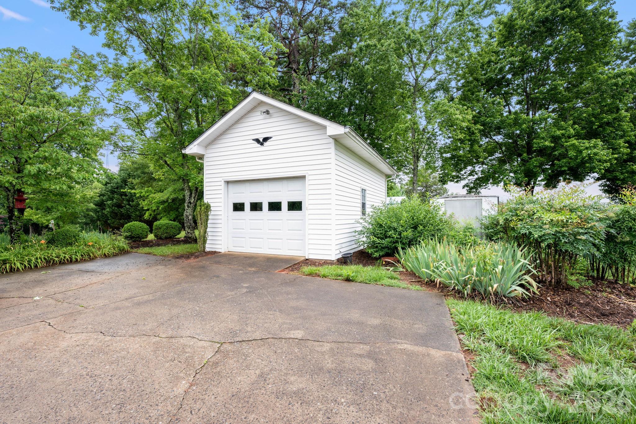 191 Thompson Road — Rutherfordton