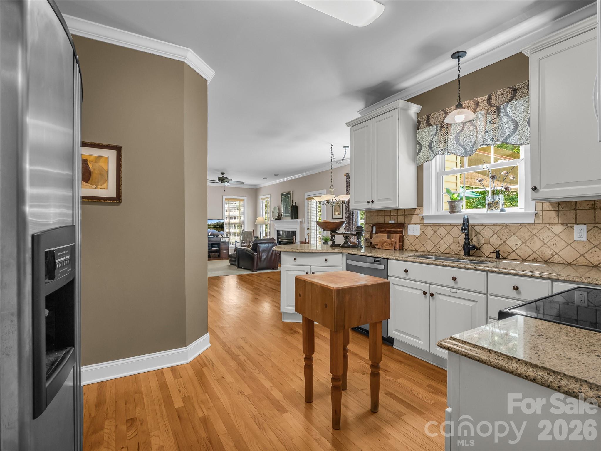 1042 Columbine Road — Asheville