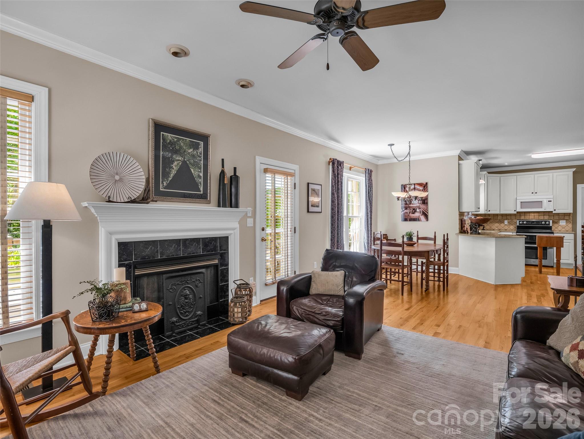 1042 Columbine Road — Asheville