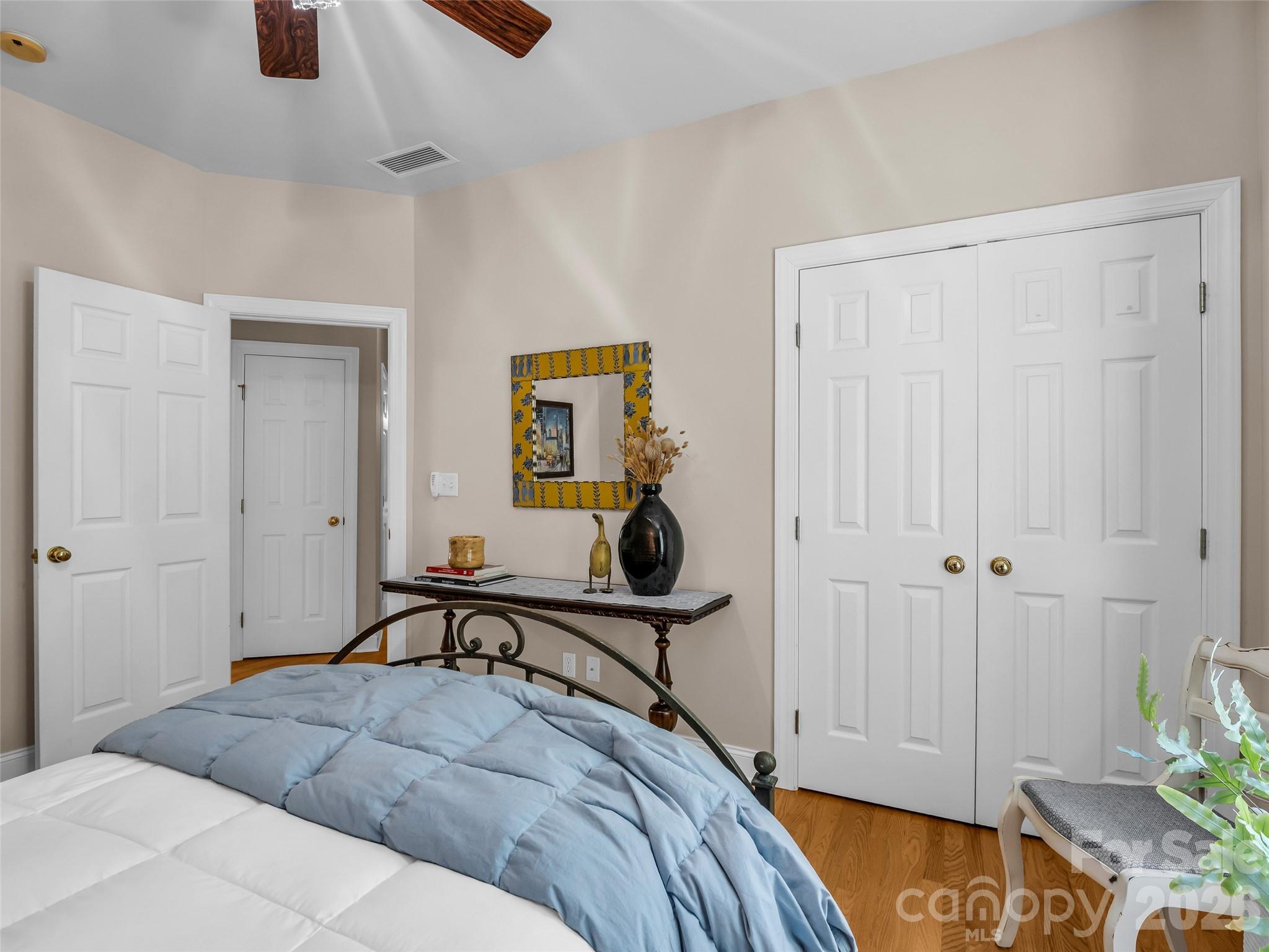 1042 Columbine Road — Asheville
