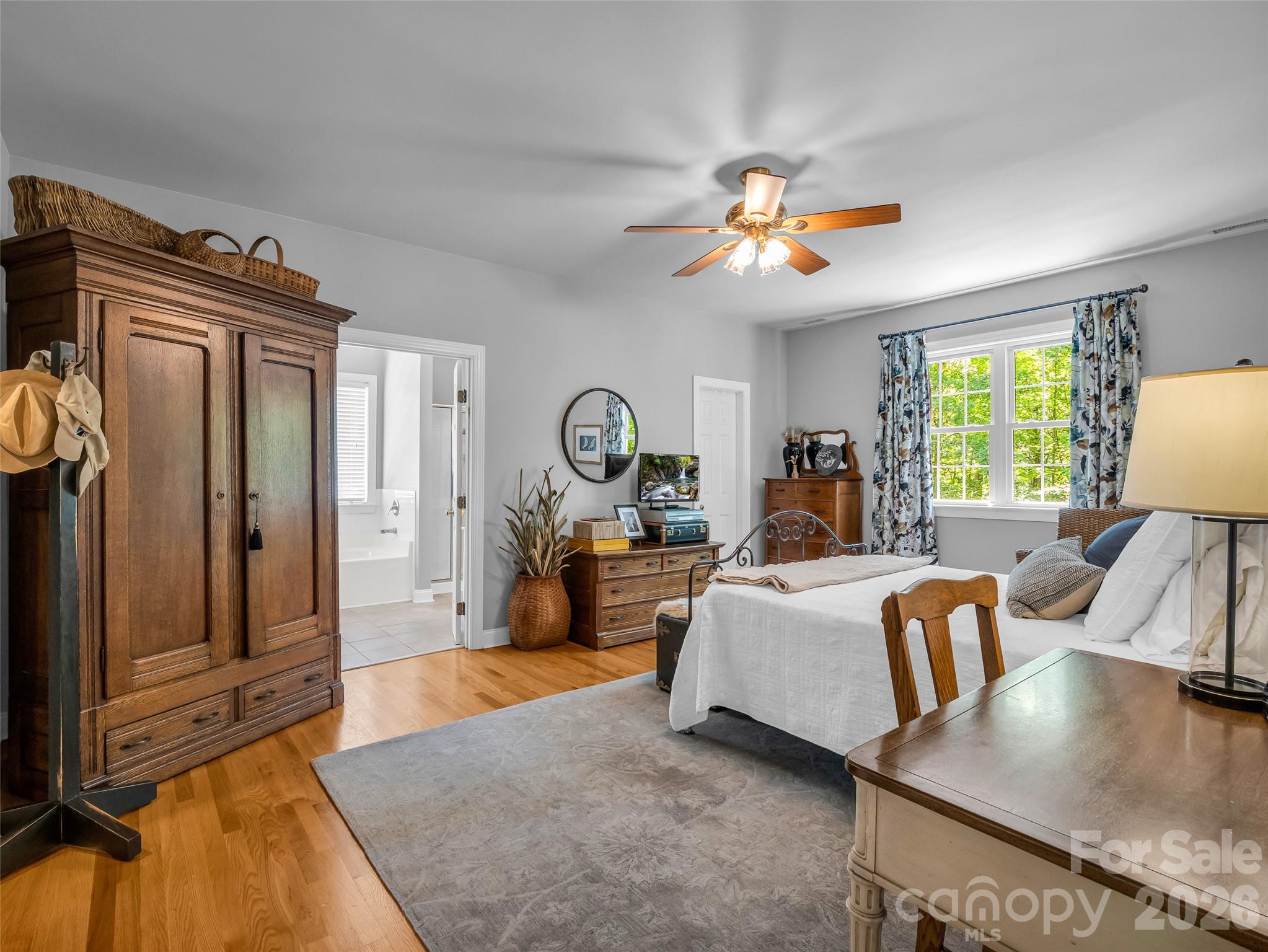 1042 Columbine Road — Asheville