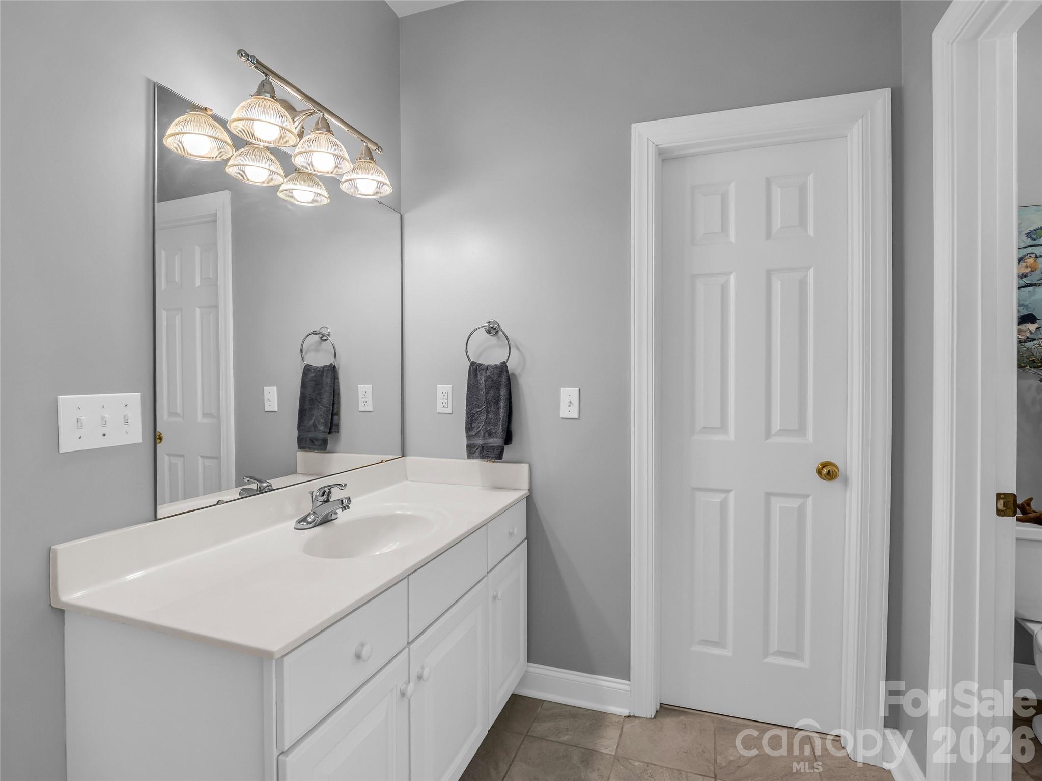 1042 Columbine Road — Asheville