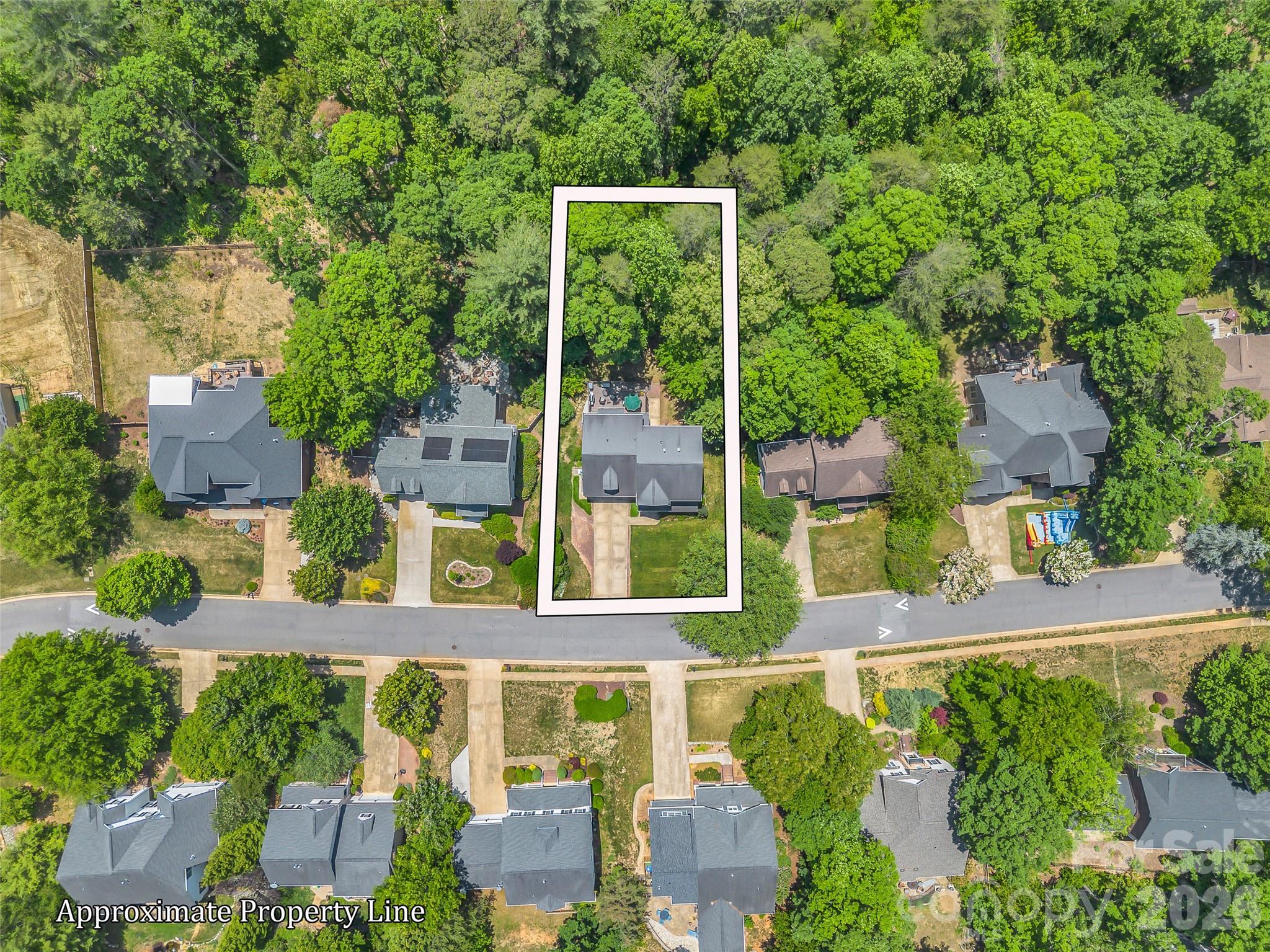 1042 Columbine Road — Asheville