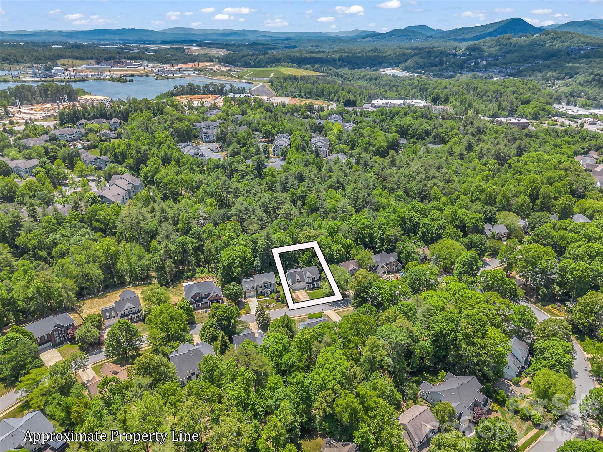 1042 Columbine Road — Asheville
