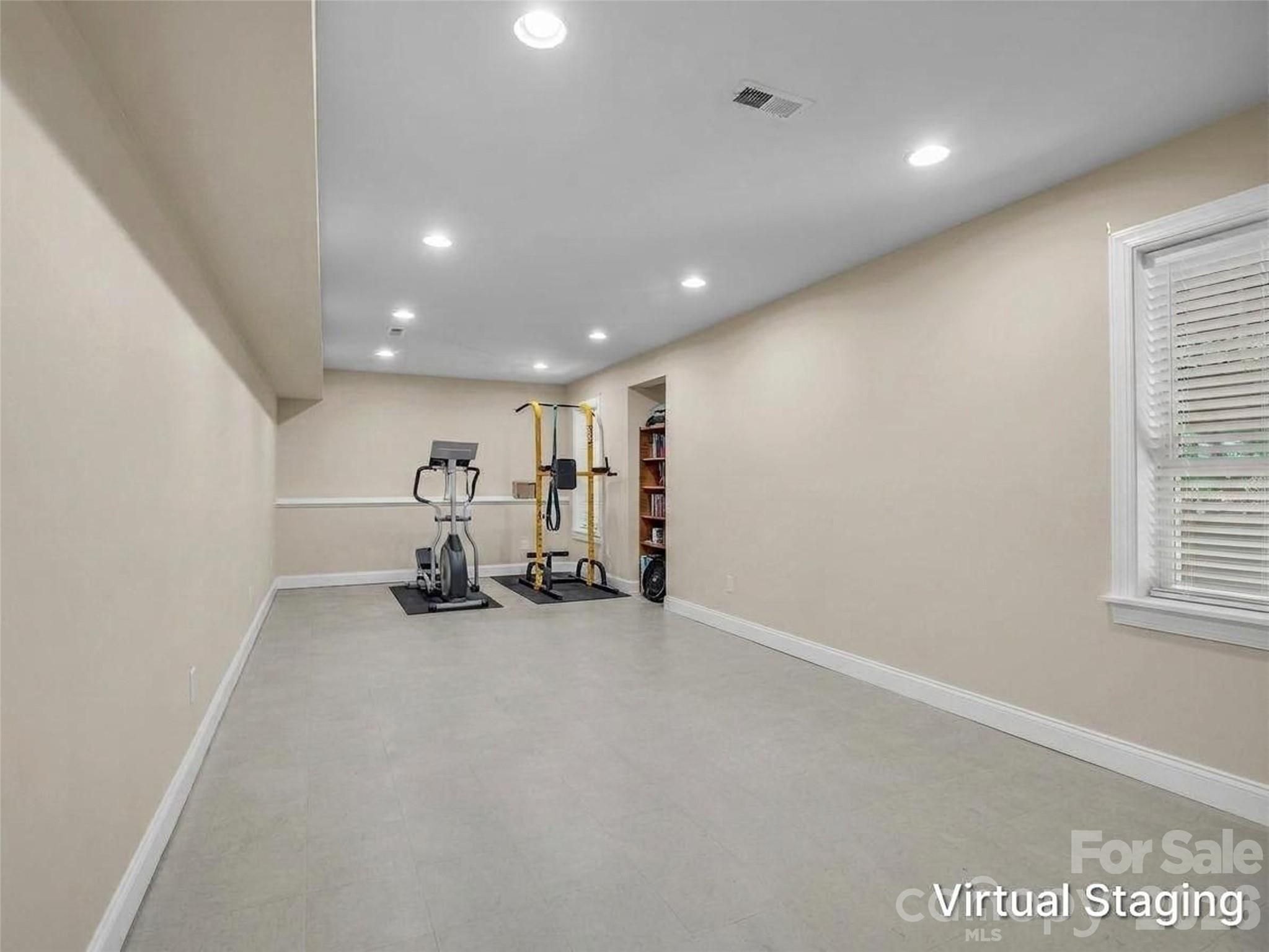 1042 Columbine Road — Asheville