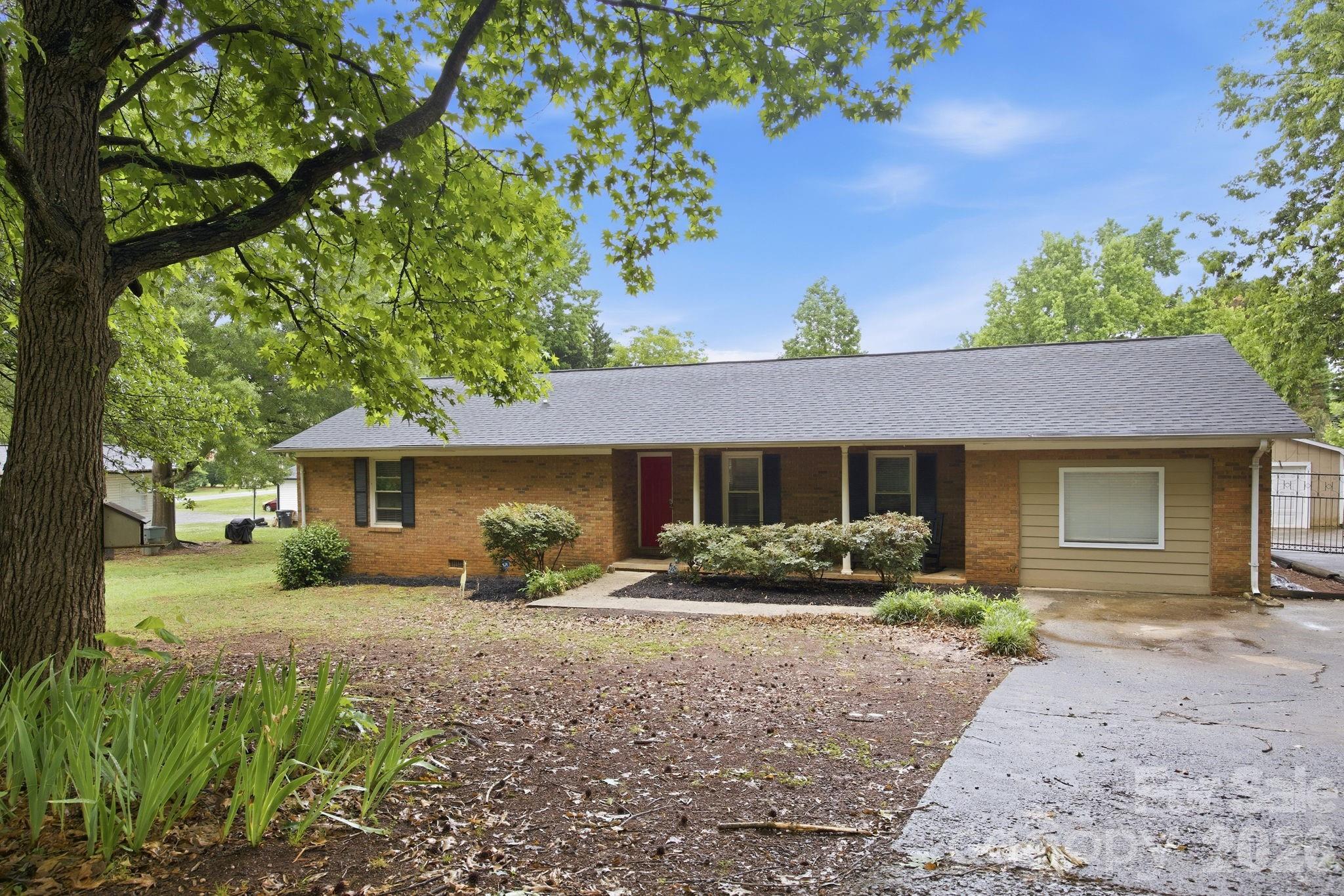 1709 Andover Street NW — Concord