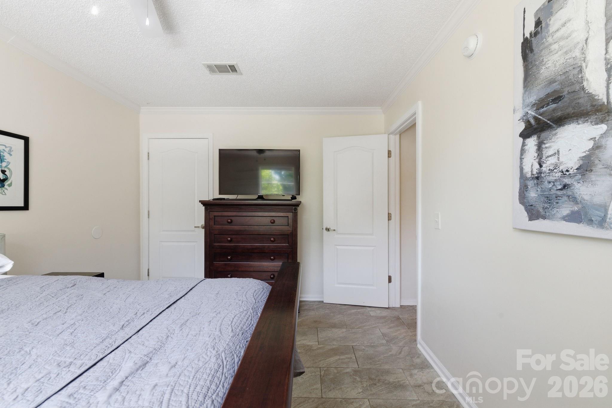 144 Hanover Street — Asheville