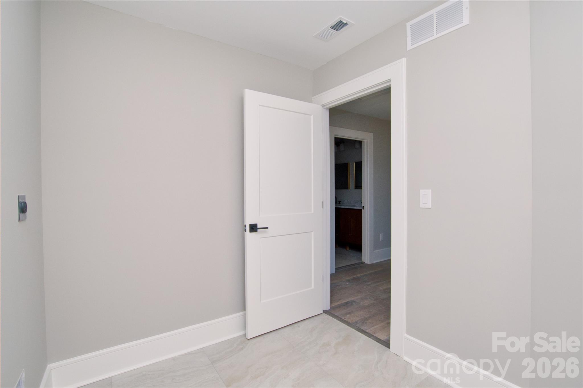 3905 Plainview Road — Charlotte