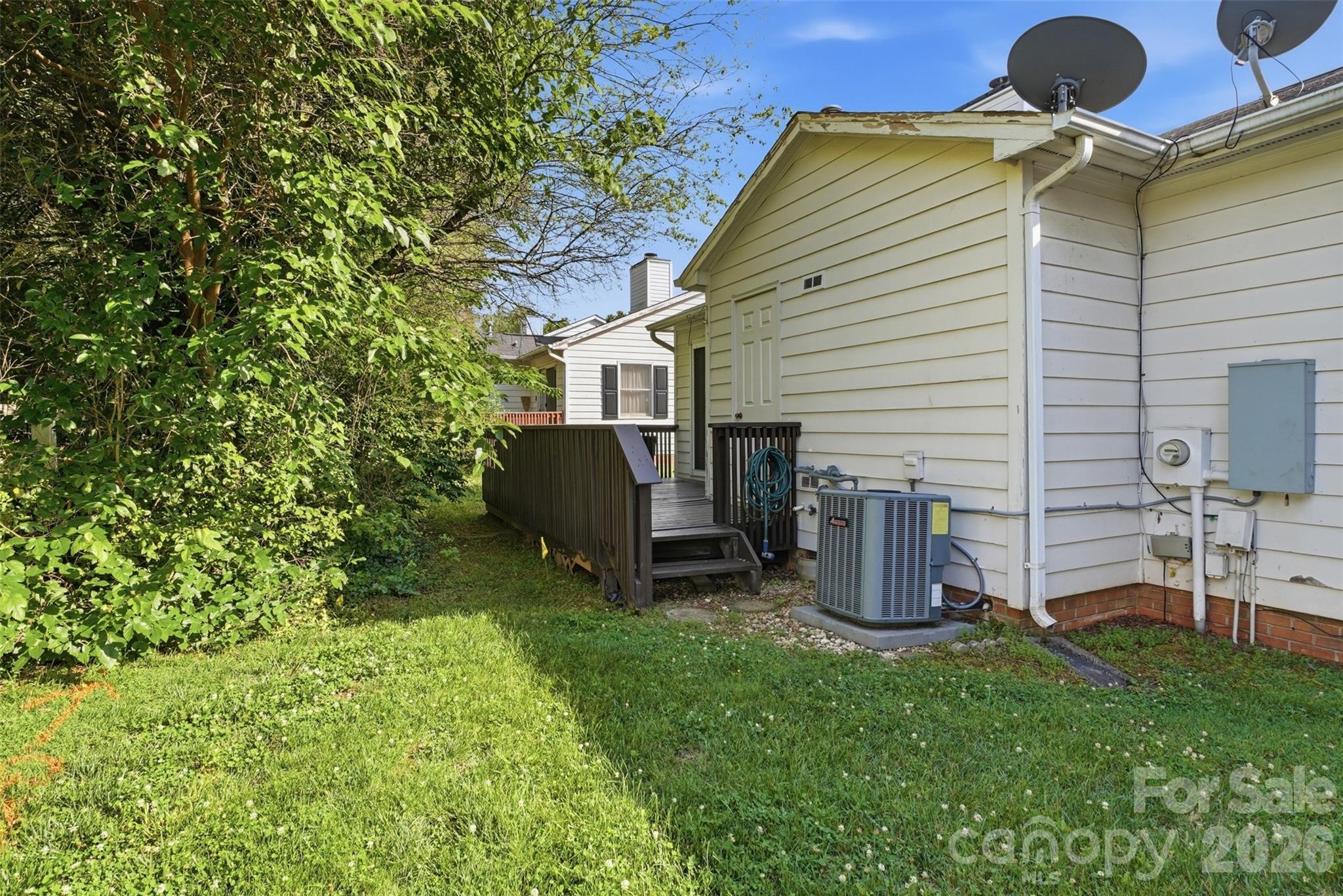 6027 Crape Myrtle Lane — Charlotte