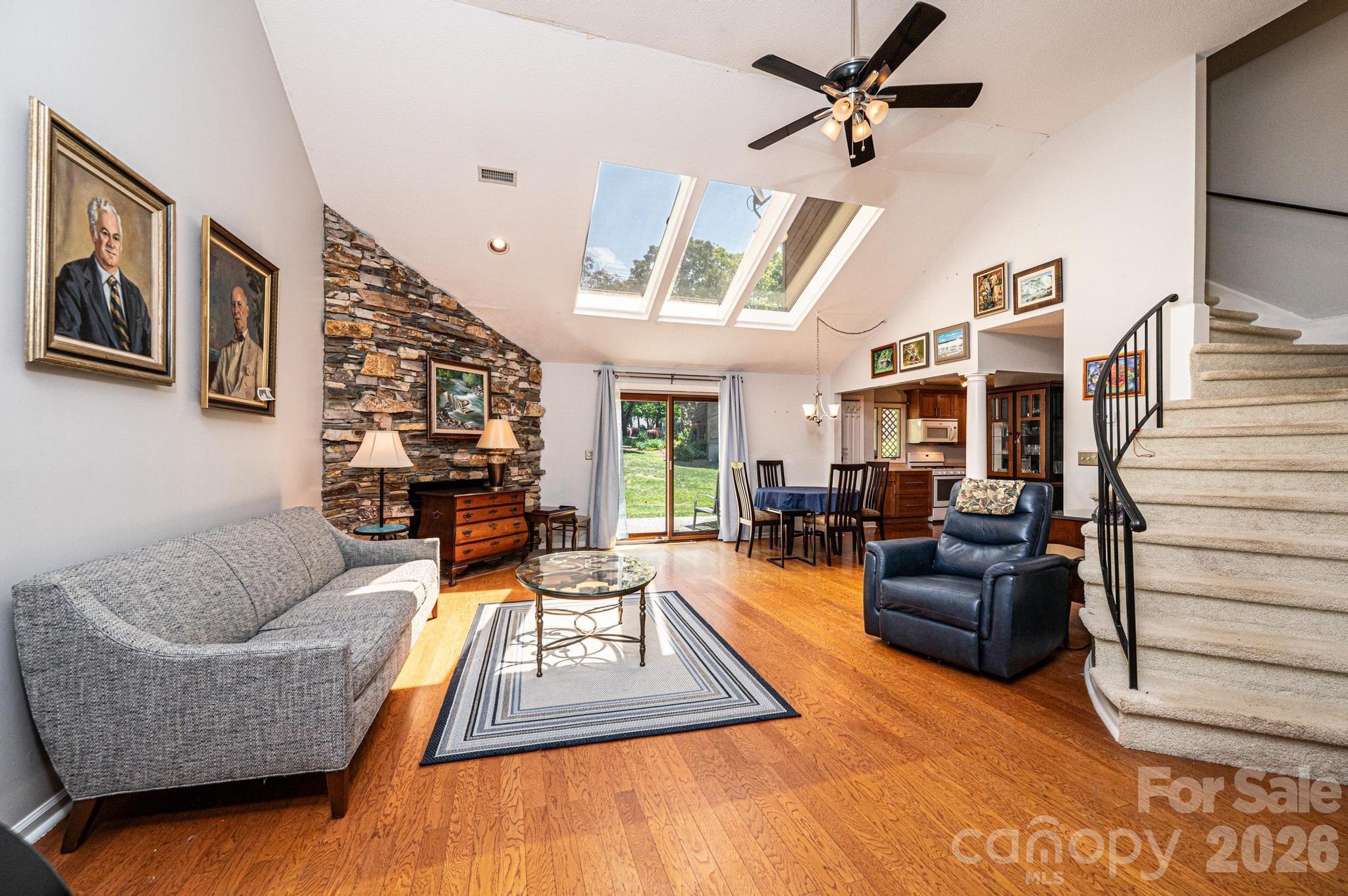 1759 12th Street NE — Hickory