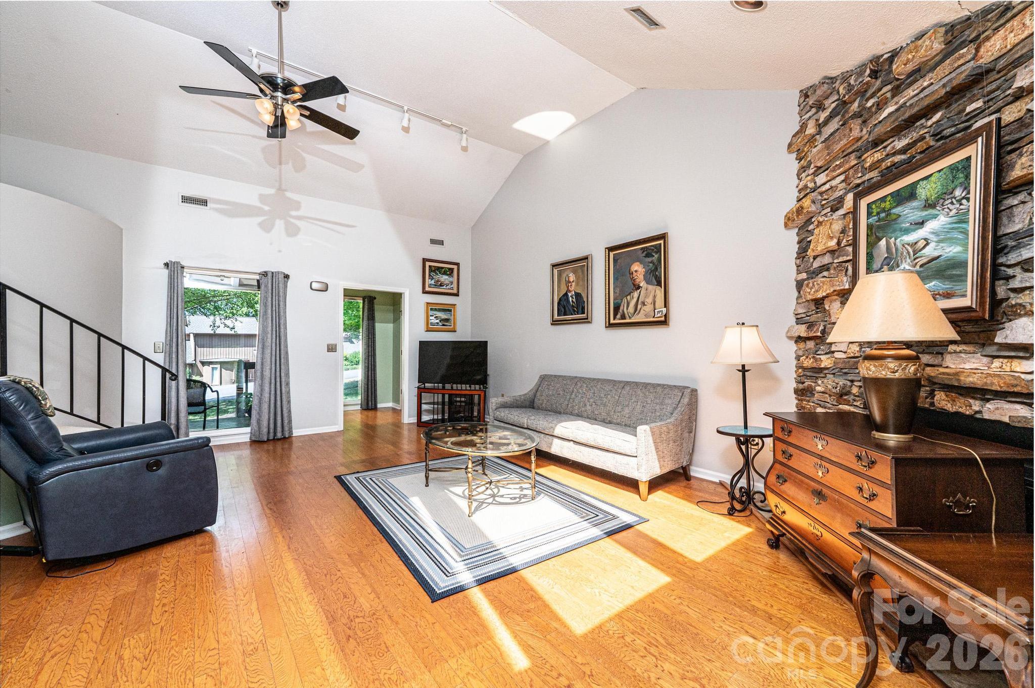 1759 12th Street NE — Hickory