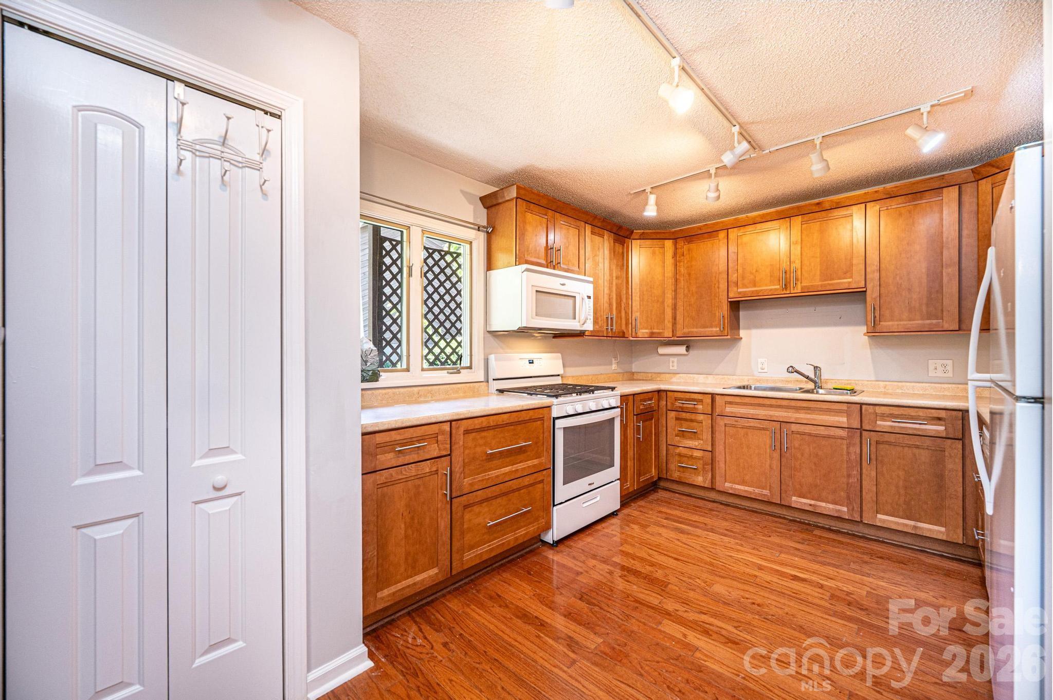 1759 12th Street NE — Hickory