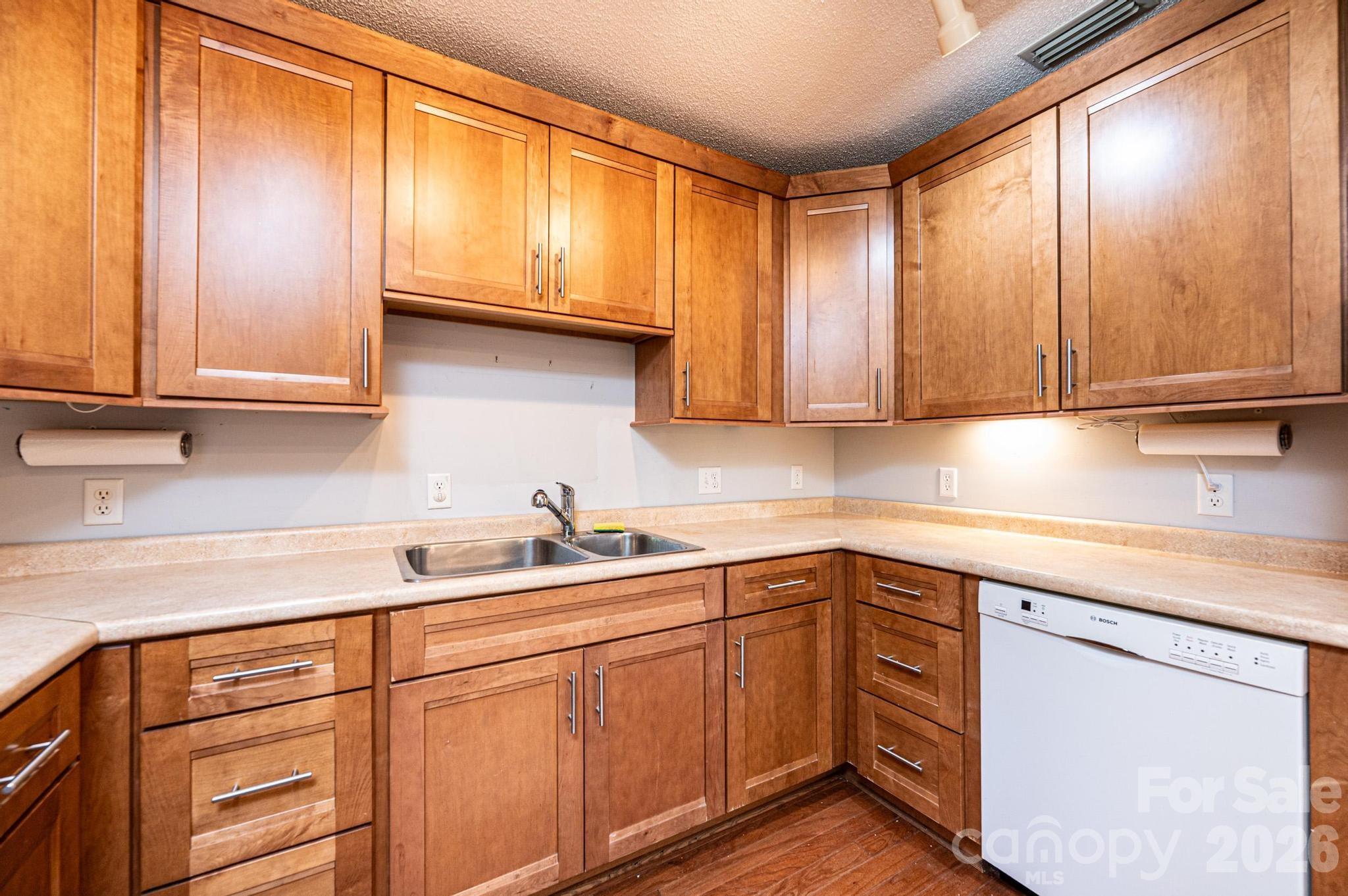 1759 12th Street NE — Hickory