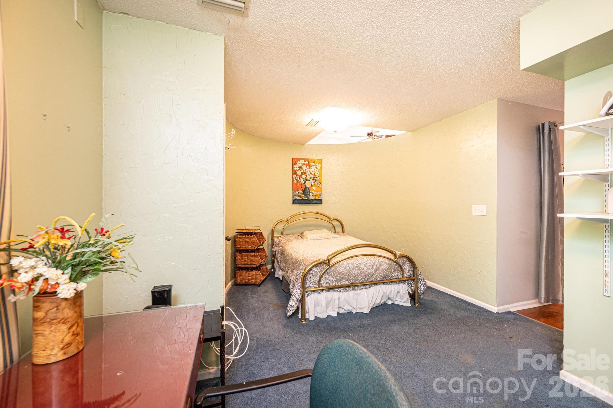 1759 12th Street NE — Hickory