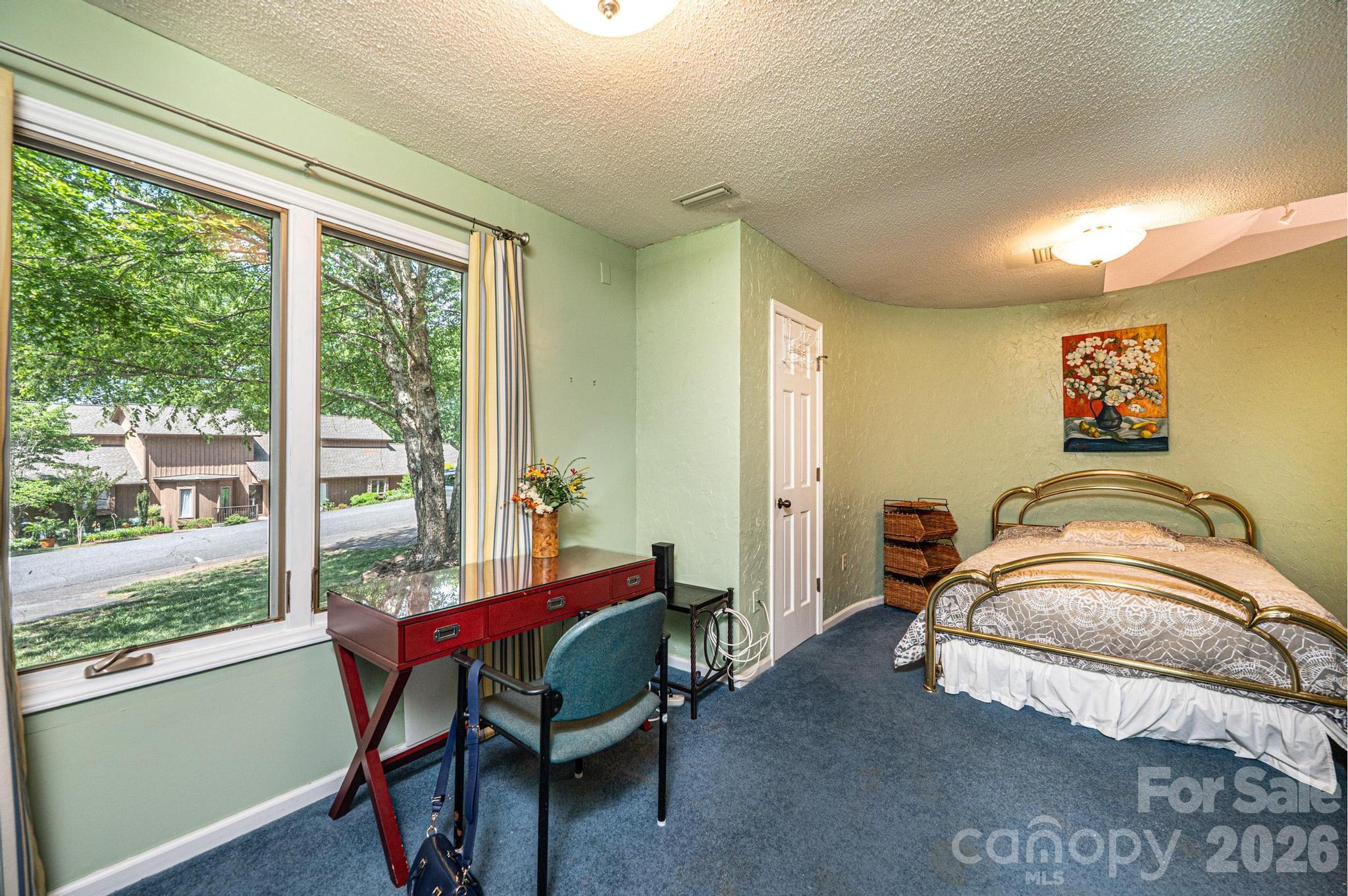 1759 12th Street NE — Hickory