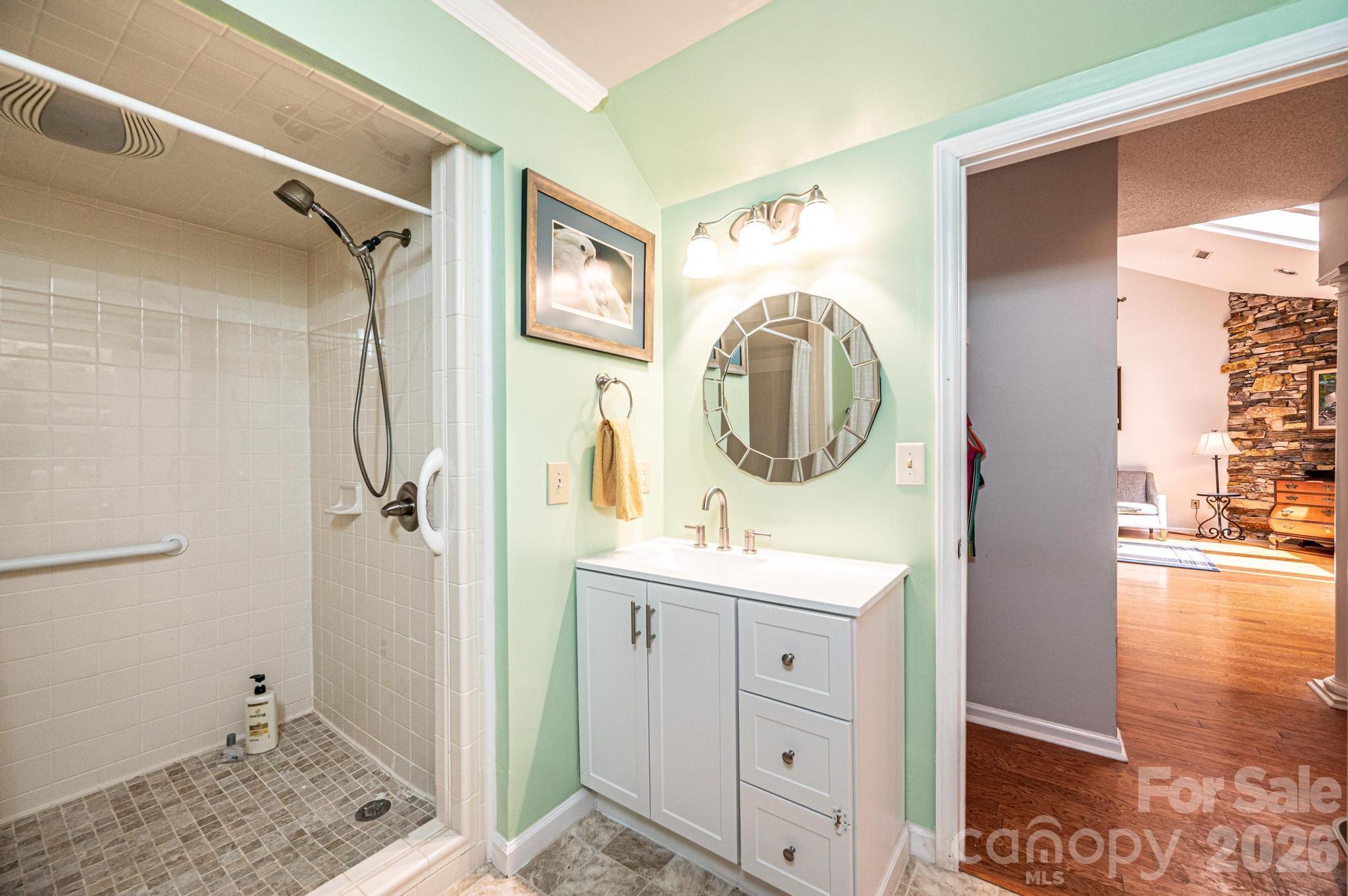 1759 12th Street NE — Hickory