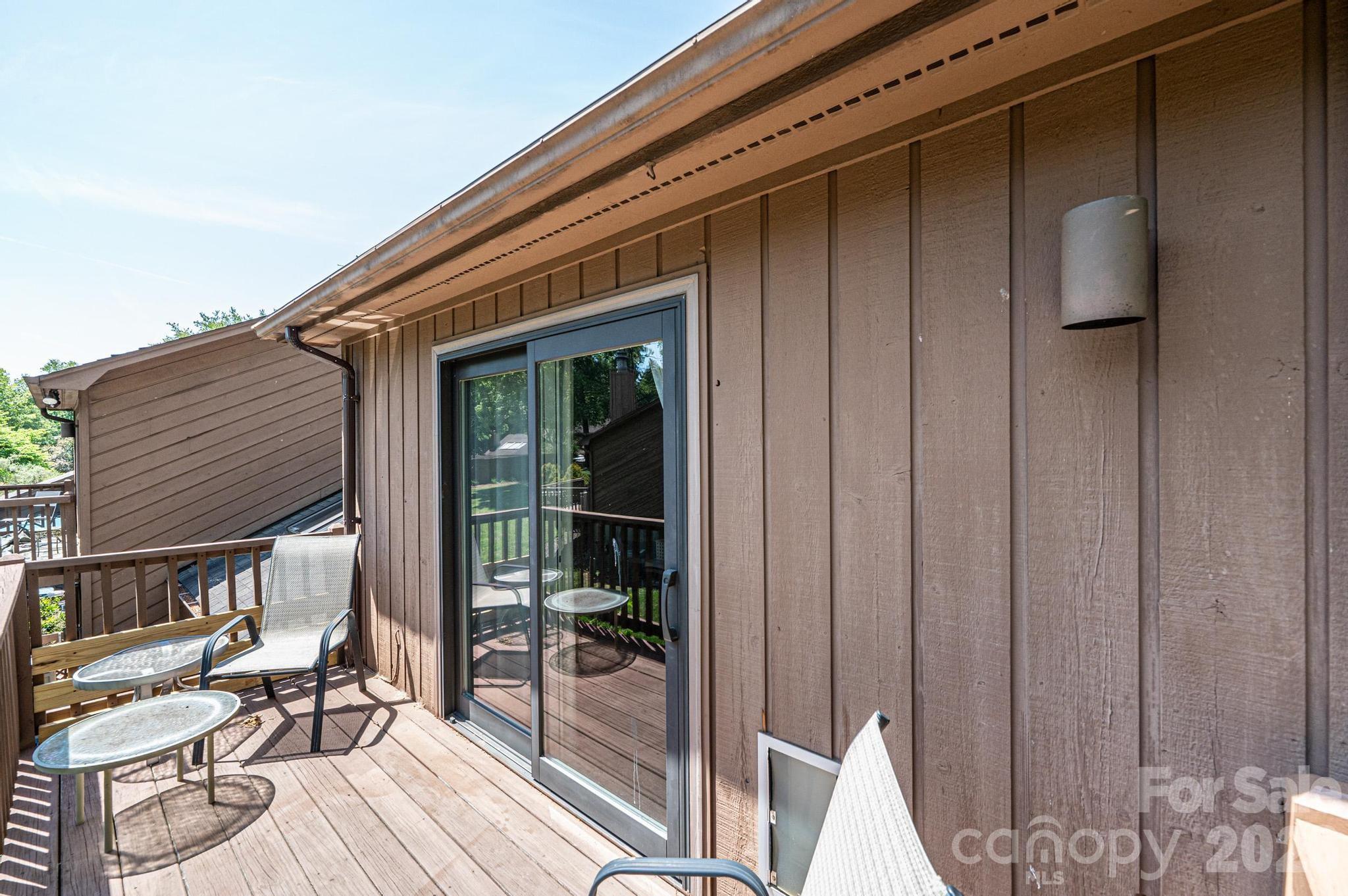 1759 12th Street NE — Hickory