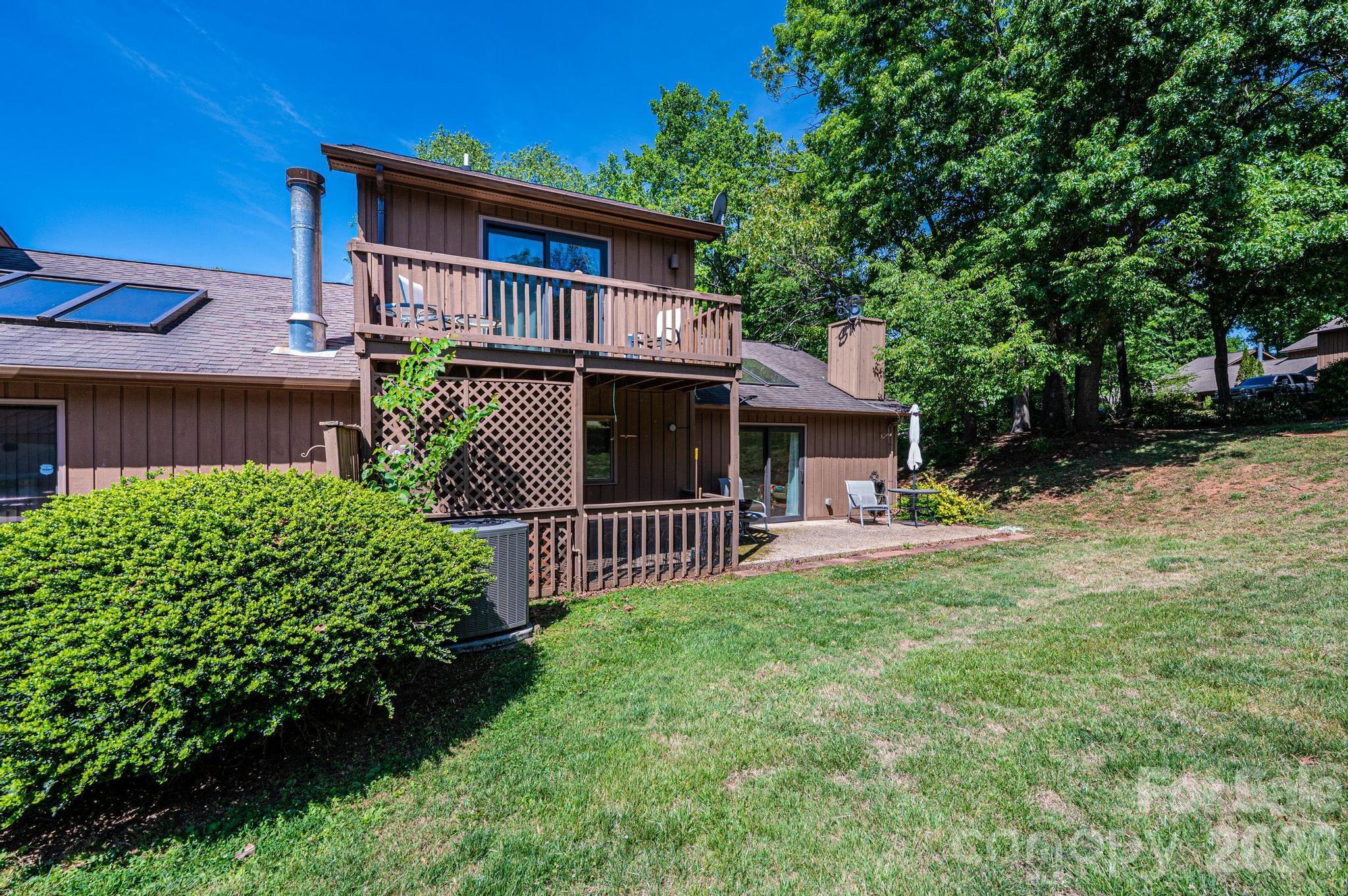 1759 12th Street NE — Hickory