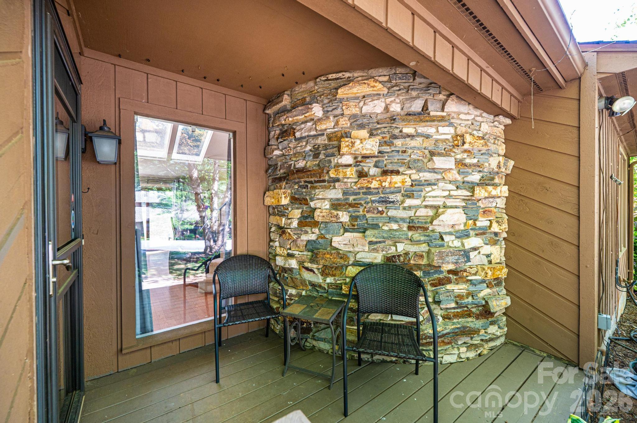 1759 12th Street NE — Hickory