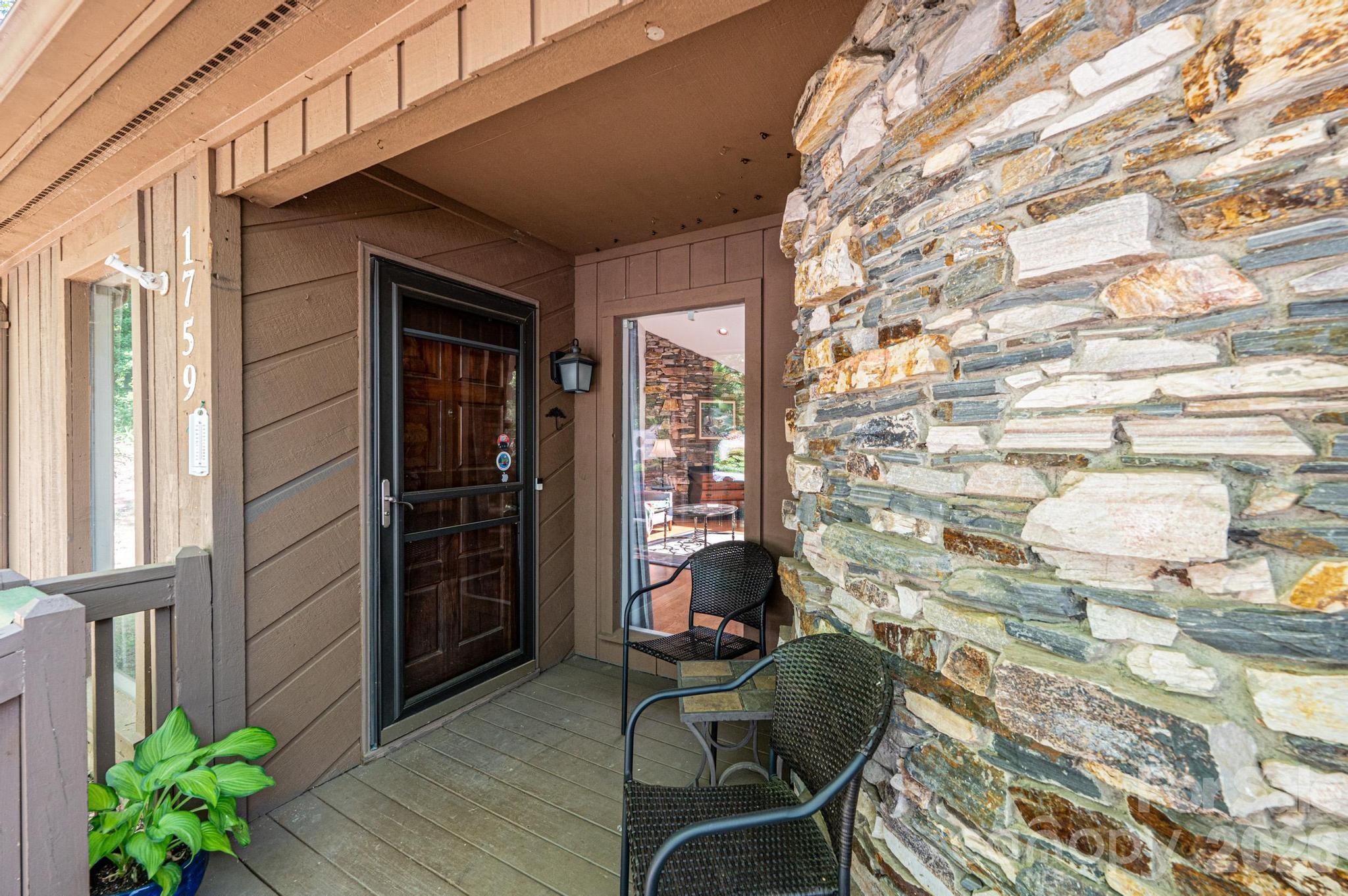 1759 12th Street NE — Hickory