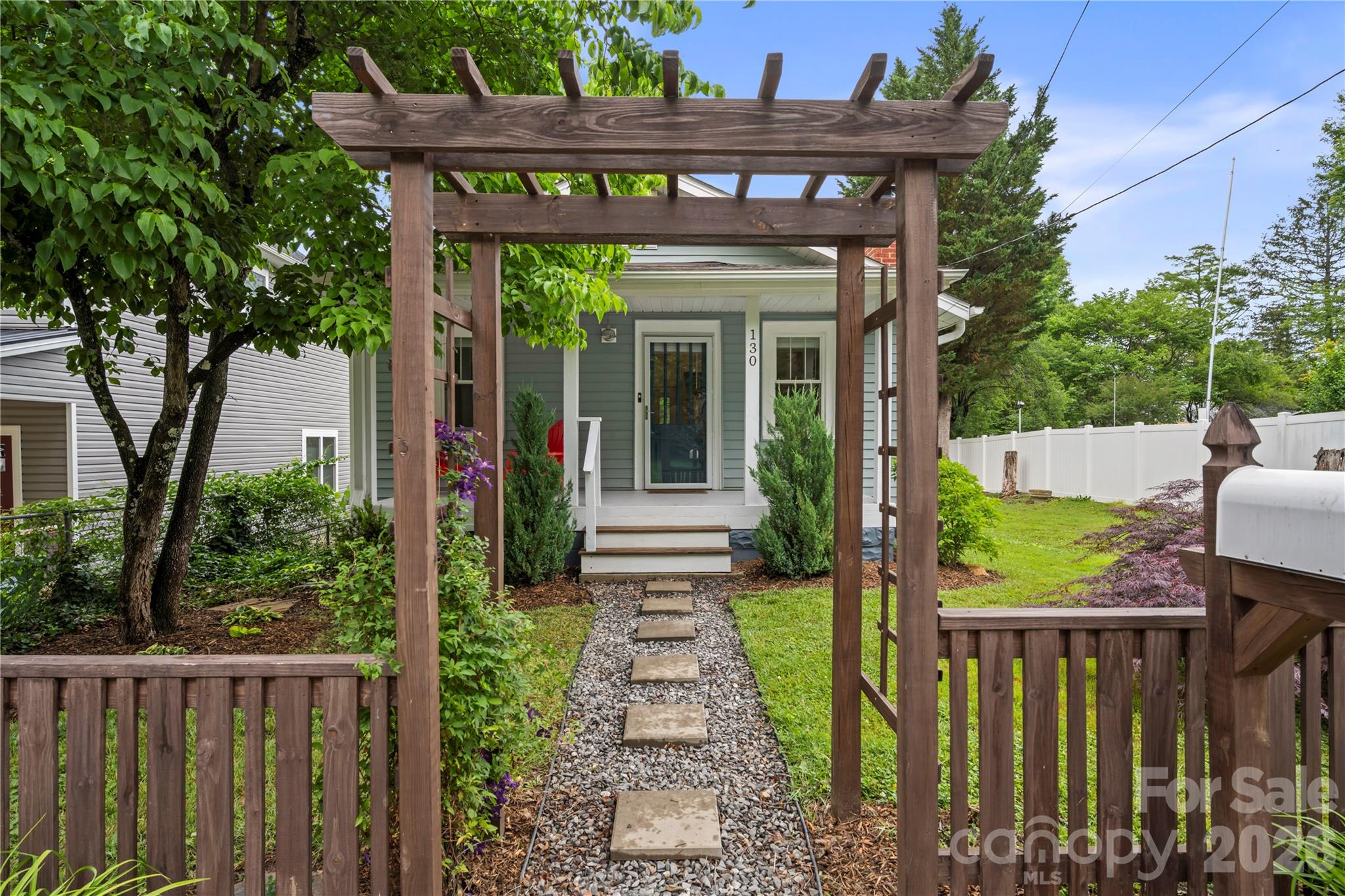 130 Winston Avenue — Asheville
