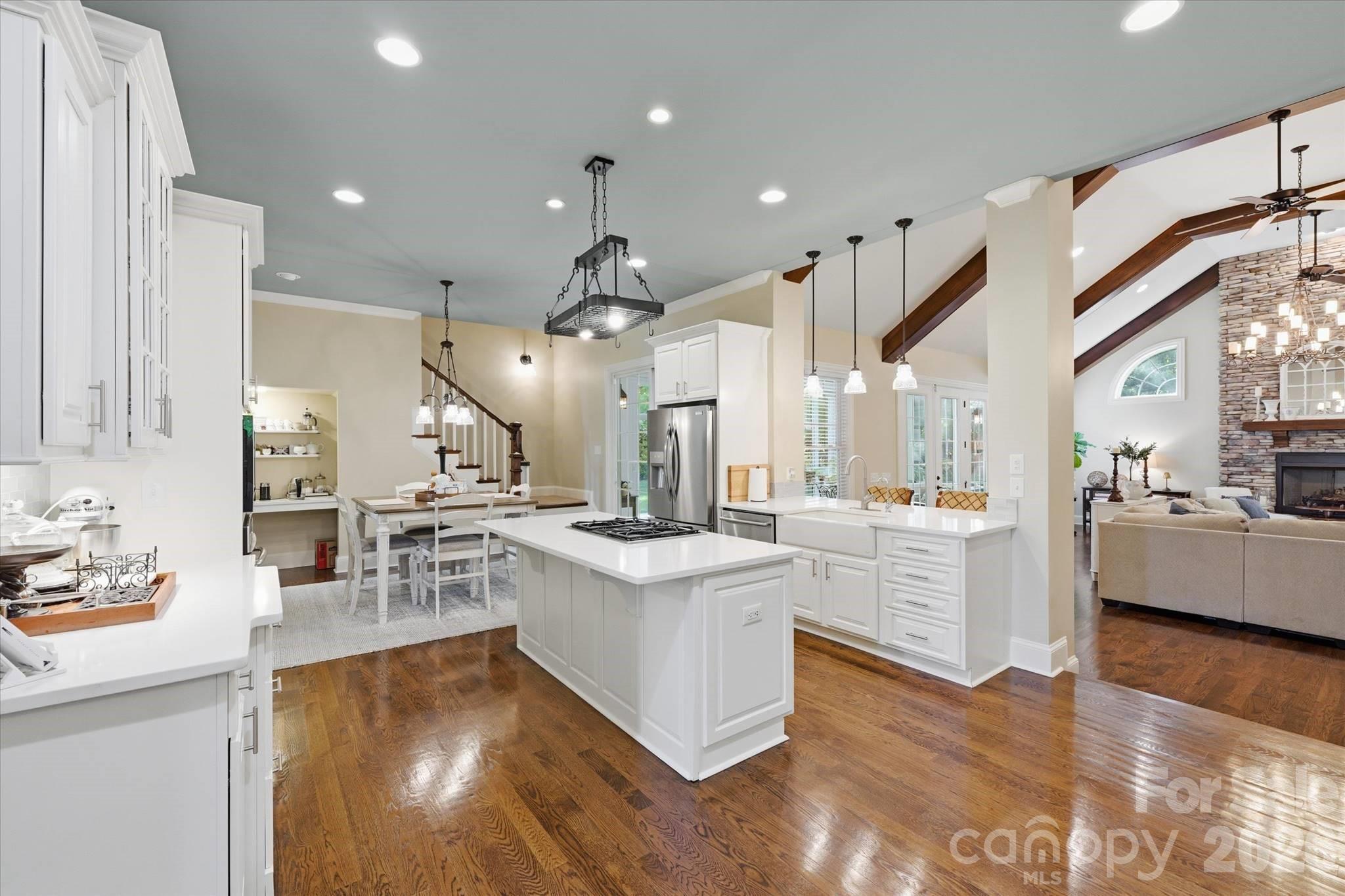 148 E Cold Hollow Farms Drive — Mooresville