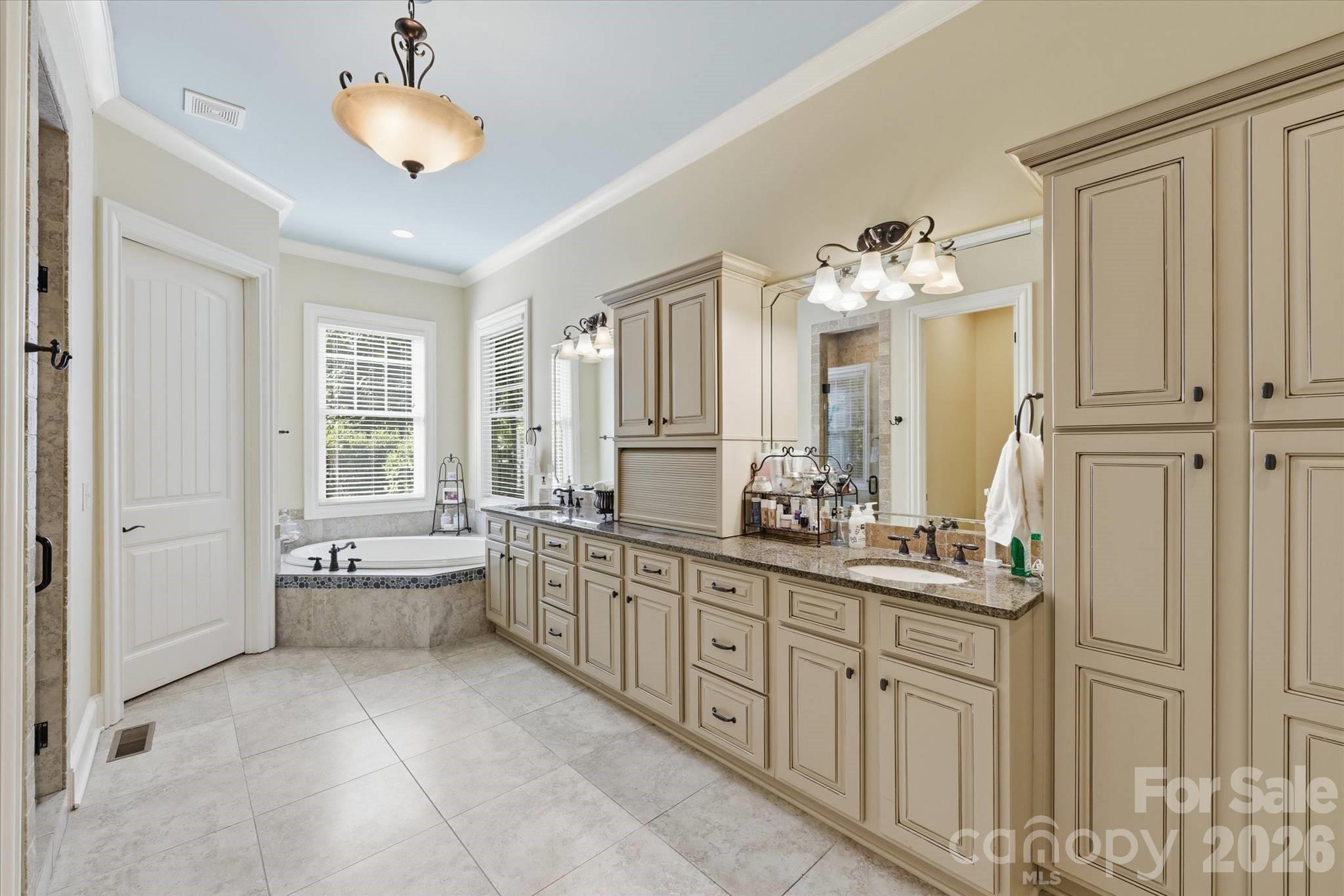 148 E Cold Hollow Farms Drive — Mooresville