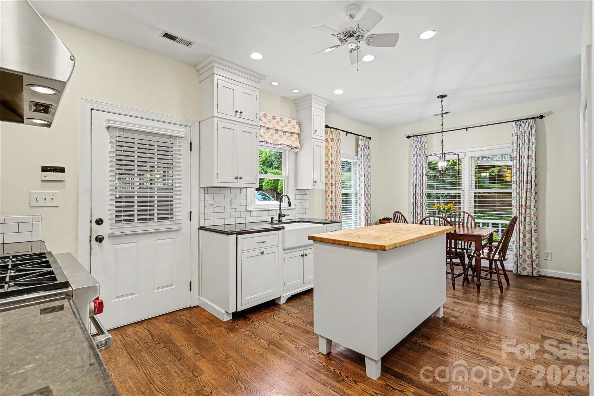 6419 Scarlet Oak Lane — Charlotte