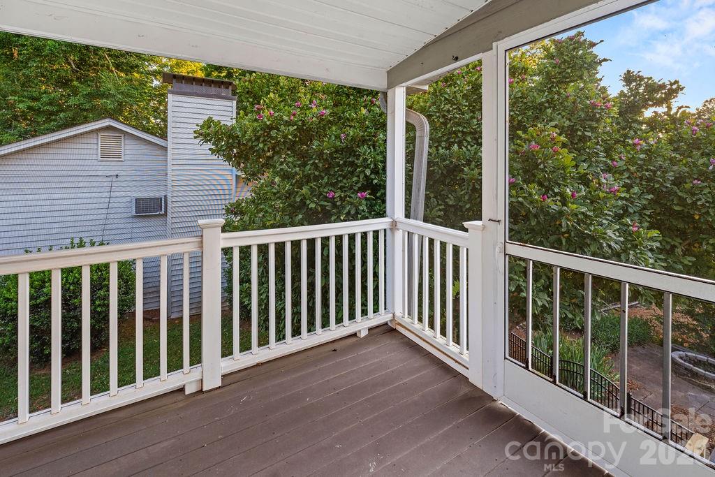 47209 Paradise Lane — Norwood