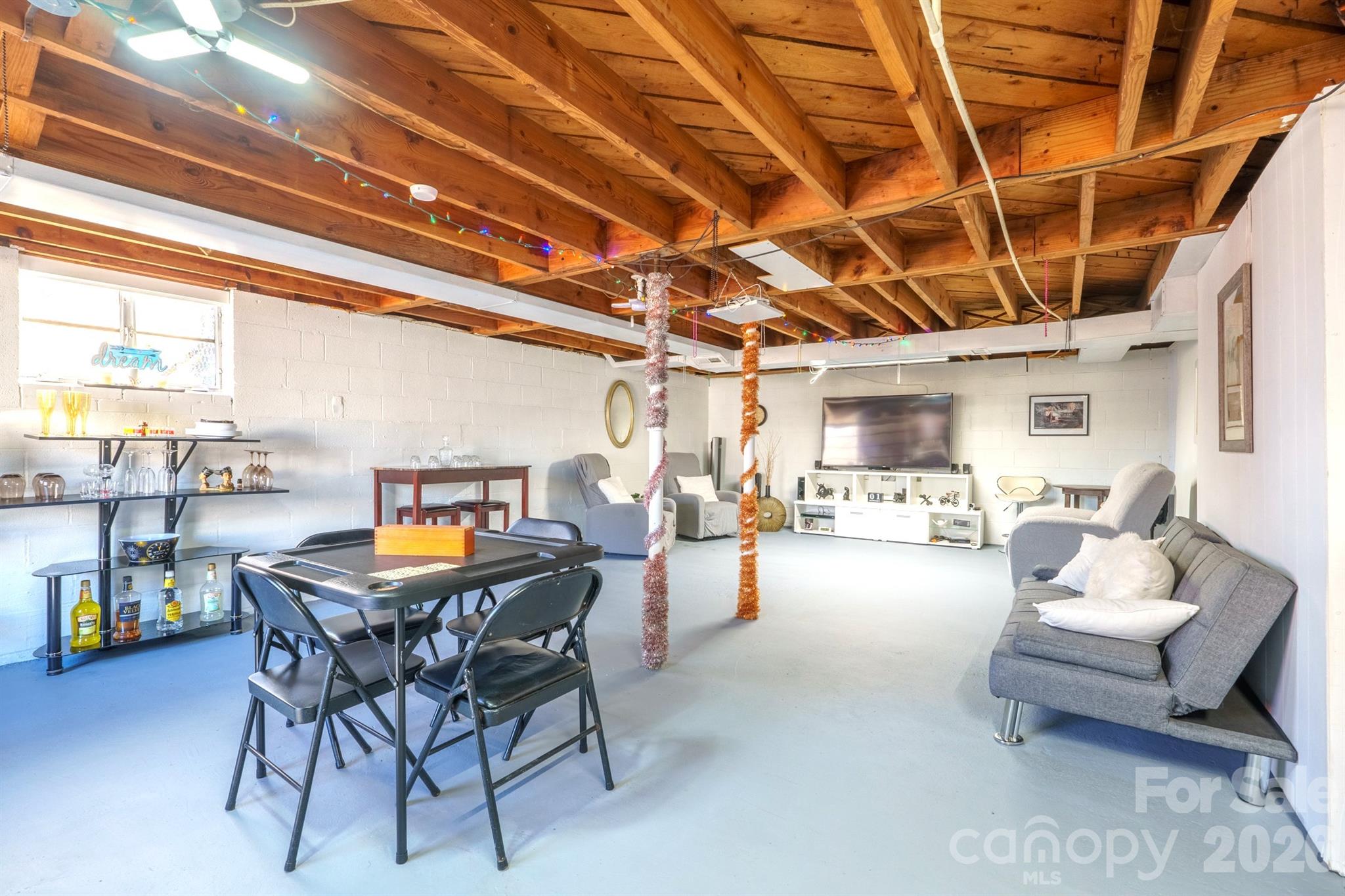 101 Bluebird Lane — Morganton