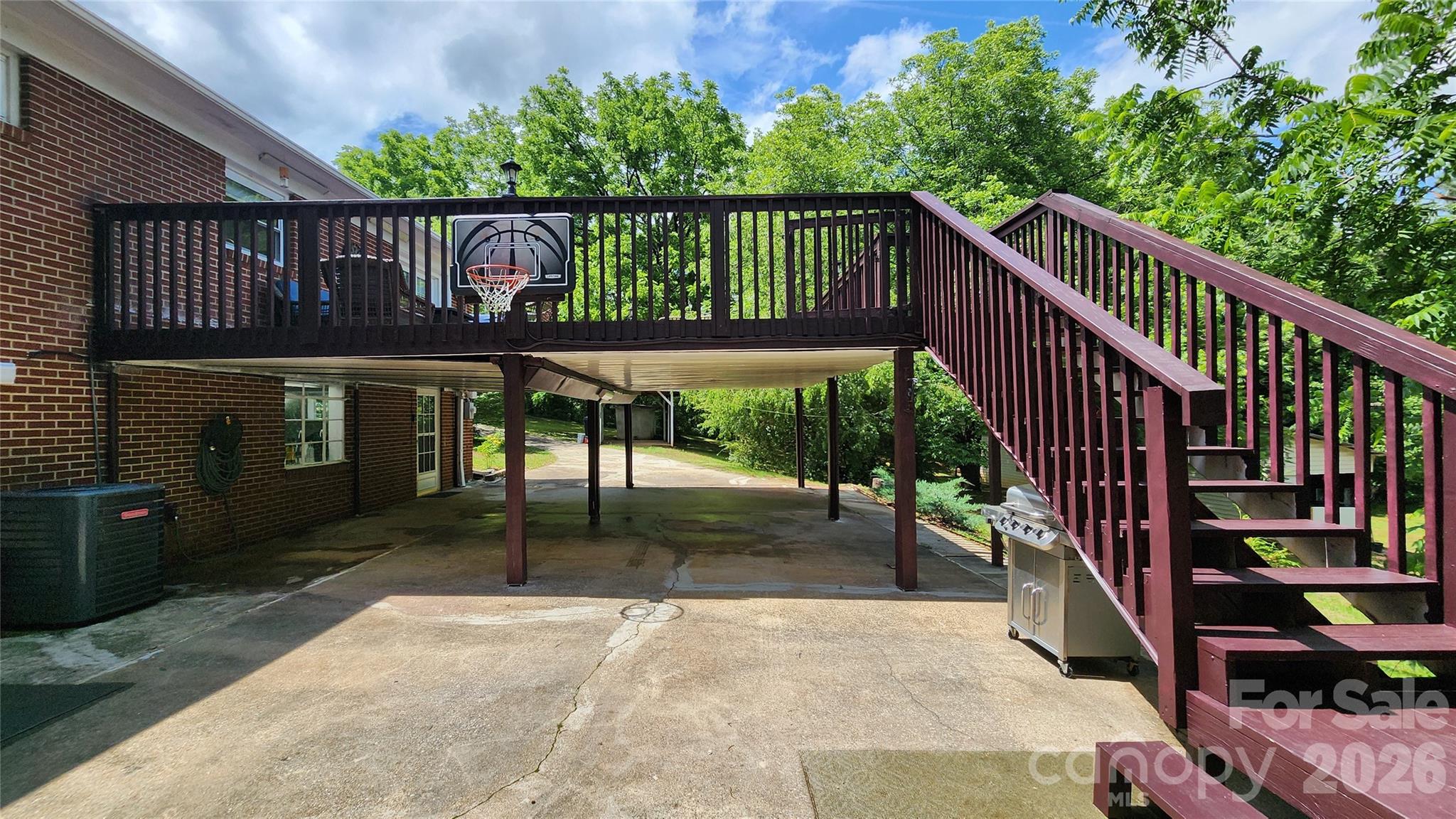101 Bluebird Lane — Morganton