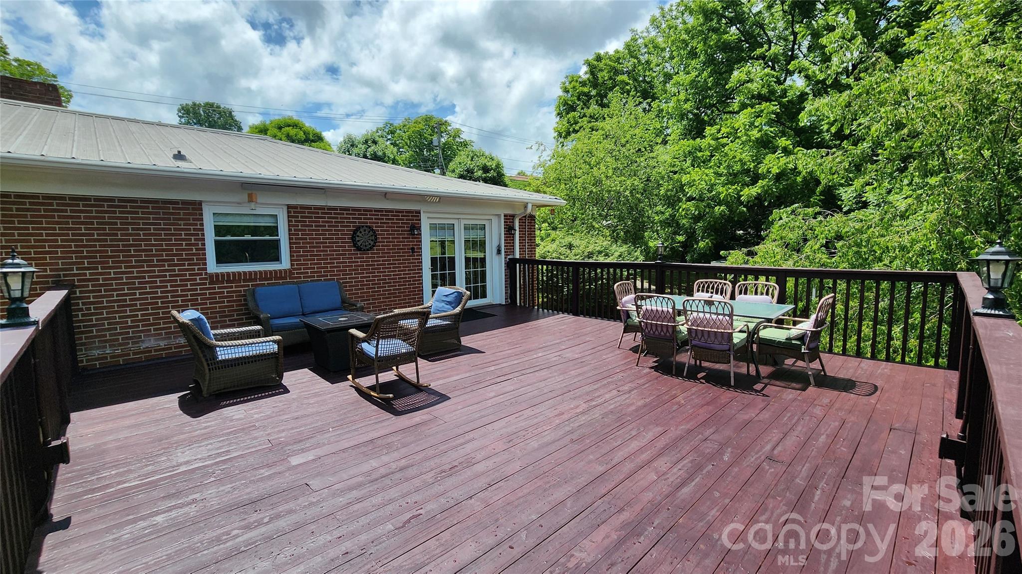 101 Bluebird Lane — Morganton